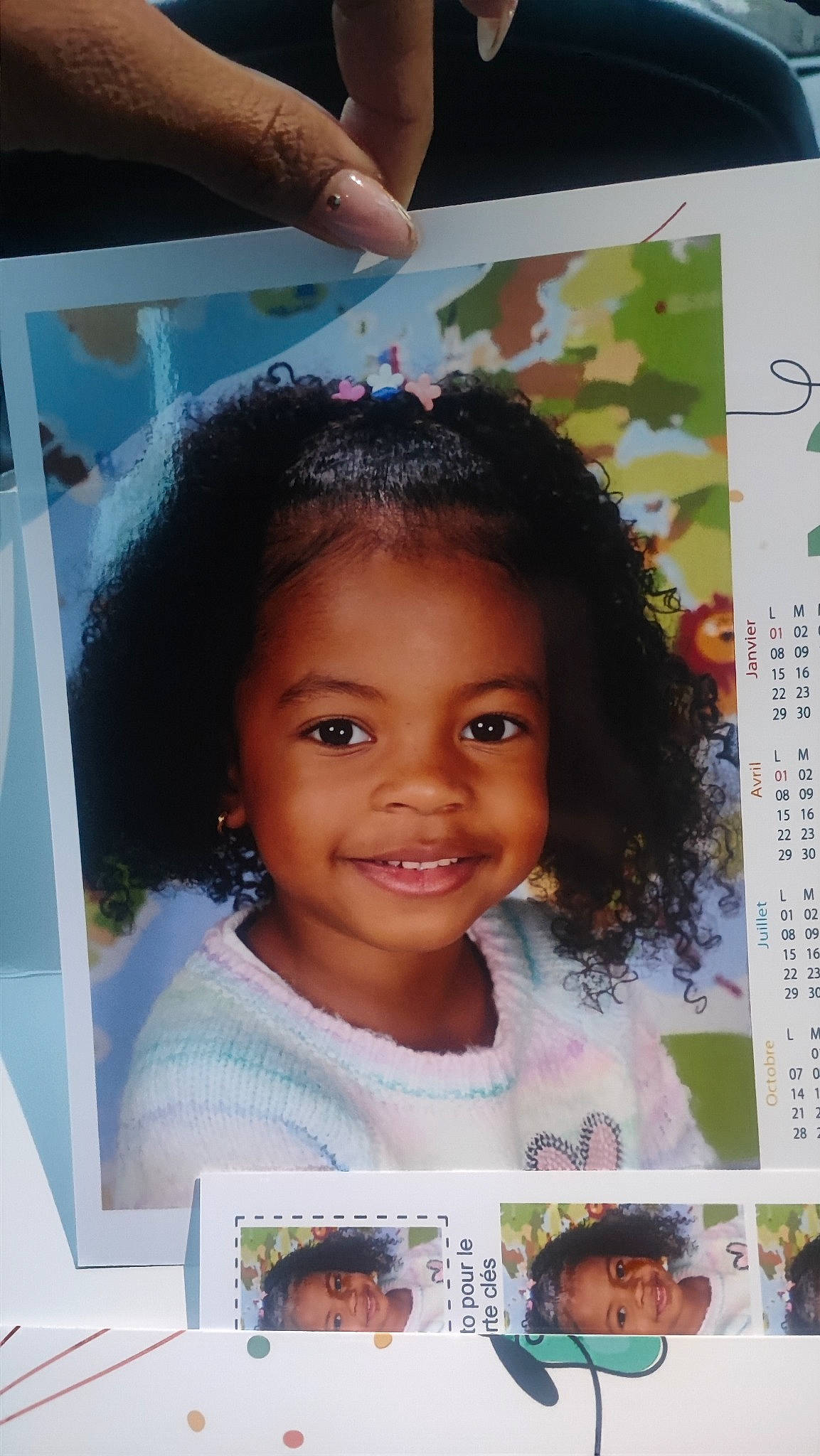 Loely a rejoint le concours — aidez-le/la à gagner de superbes lots ! adaptation, beauty, cheek, child, chin, eyebrow, eyelash, facial_expression, forehead, hairstyle, happy, human, iris, joy, lip, material_property, organ, person, photograph, pink