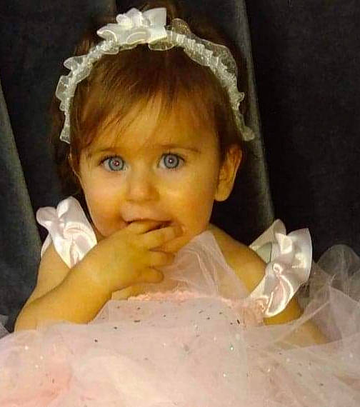 Elvyra a rejoint le concours — aidez-le/la à gagner de superbes lots ! cheek, child, girl, hair_accessory, head, headband, headgear, headpiece, infant, iris, jewellery, person, toddler