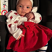 Aaliyah participe au concours pour gagner de l'argent avec cette photo : baby, black_shoes, car_seat, child, clothing, cute, expression, face, footwear, hands, headband, heart_pattern, indoors, infant, person, portrait, red_skirt, seated, striped_tights, white_top