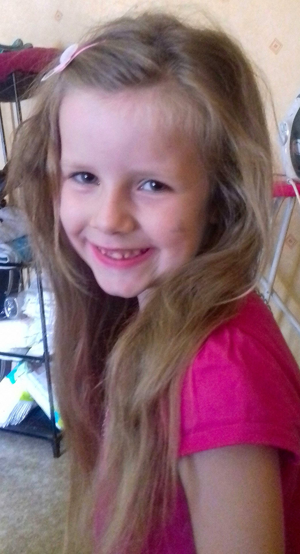 Lou Anne participe au concours pour gagner de l'argent avec cette photo : beauty, blond, brown_hair, cheek, child_model, eyebrow, face, forehead, girl, hair, hair_coloring, hairstyle, head, human_hair_color, joy, lip, long_hair, nose, person, pink