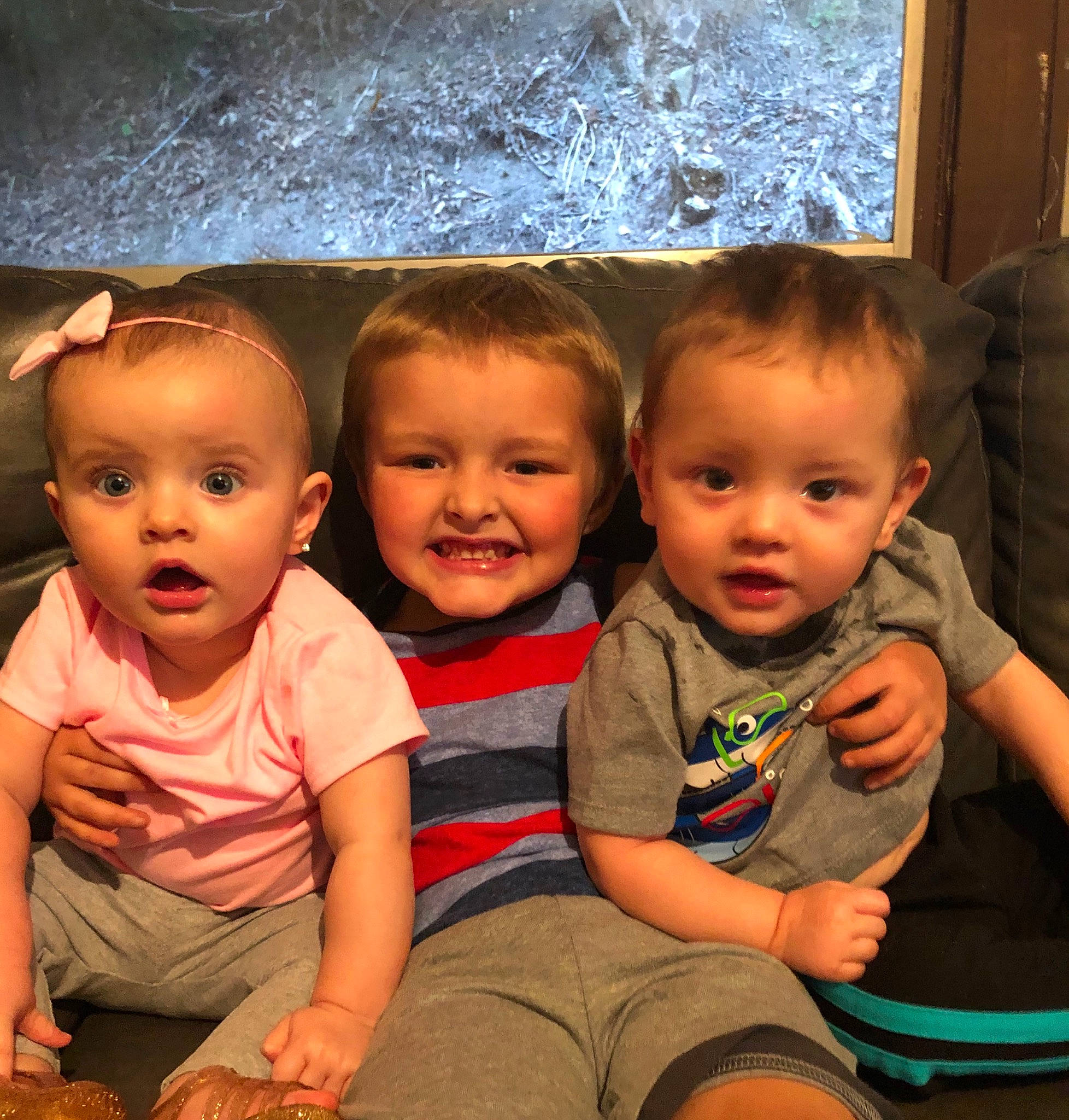 Ryder is registered to the contest to win money with this photo: baby, cheek, child, chin, cousin, eye, face, facial_expression, family, fun, happy, head, iris, joy, nose, people, person, sibling, sitting, skin