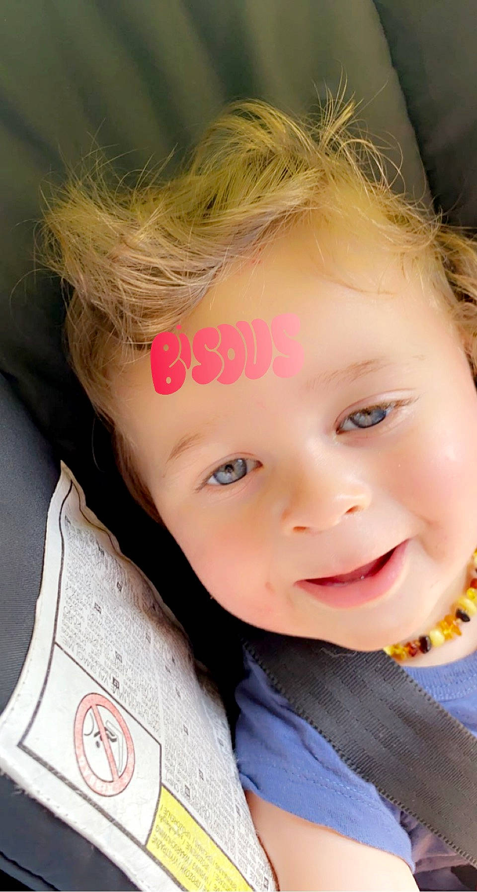 Maël participe au concours pour gagner de l'argent avec cette photo : baby_toddler_clothing, cheek, ear, eyebrow, eyelash, face, flash_photography, forehead, happy, head, human_body, iris, jaw, joy, lip, mouth, neck, nose, person, skin