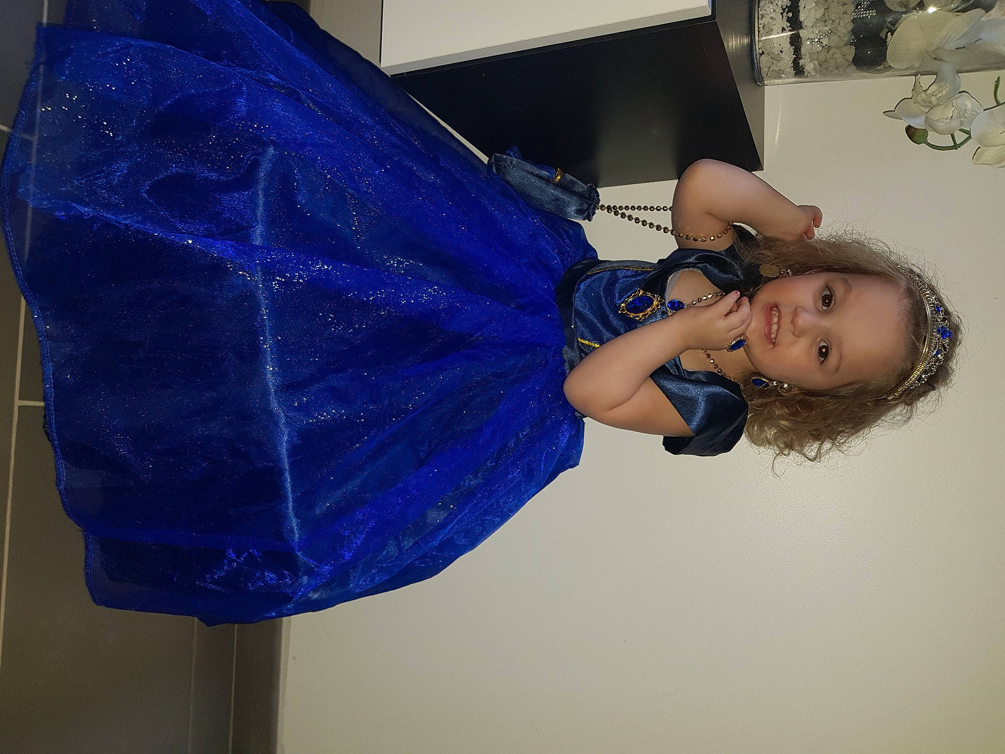 Lyana participe au concours pour gagner de l'argent avec cette photo : abdomen, child, cocktail_dress, denim, elbow, electric_blue, fashion_accessory, fashion_design, fun, human_leg, leisure, magenta, pattern, person, purple, room, sleeve, thigh, toddler, trunk