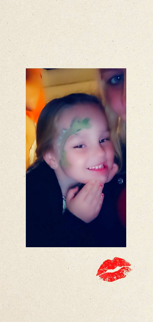 Lyana participe au concours pour gagner de l'argent avec cette photo : art, baby, beauty, cheek, chin, eyebrow, eyelash, flash_photography, font, gesture, happy, iris, jaw, joy, lip, magenta, mouth, nose, person, pink