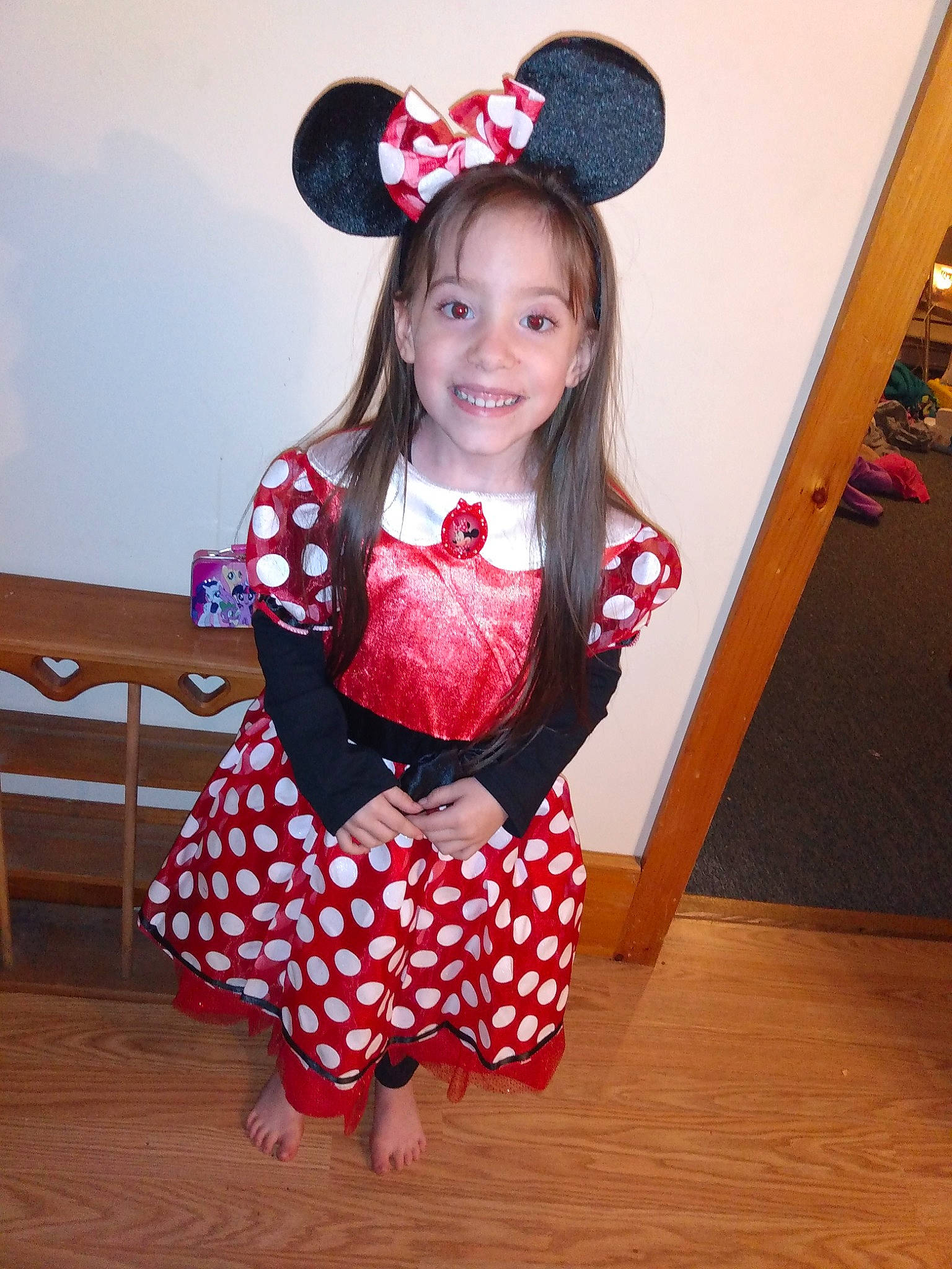 Ayla is registered to the contest to win money with this photo: clothing, costume, joy, person, polka_dot