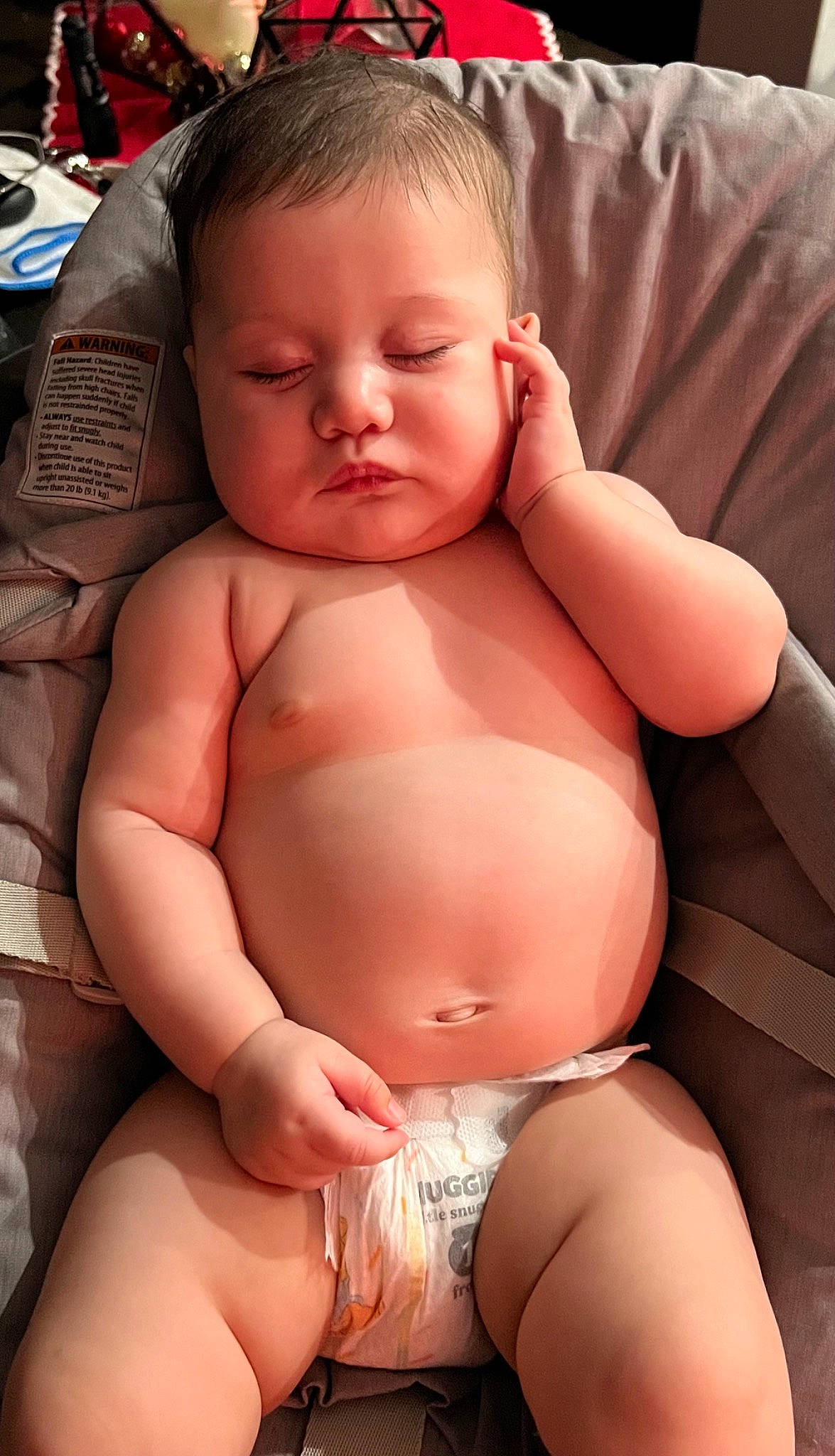 Valentina is registered to the contest to win money with this photo: arm, baby, cheek, eye, eyelash, face, finger, hand, head, human_body, joint, lip, mouth, muscle, neck, nose, organ, person, pink, skin