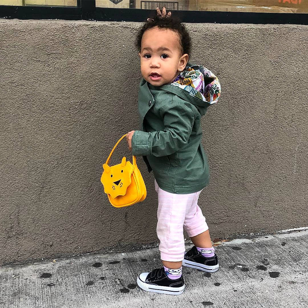 Jahceillia is registered to the contest to win money with this photo: asphalt, eye, face, footwear, grass, guitar, happy, musical_instrument, person, plant, plucked_string_instruments, road, road_surface, shoe, sidewalk, sneakers, street, street_fashion, string_instrument, string_instrument_accessory