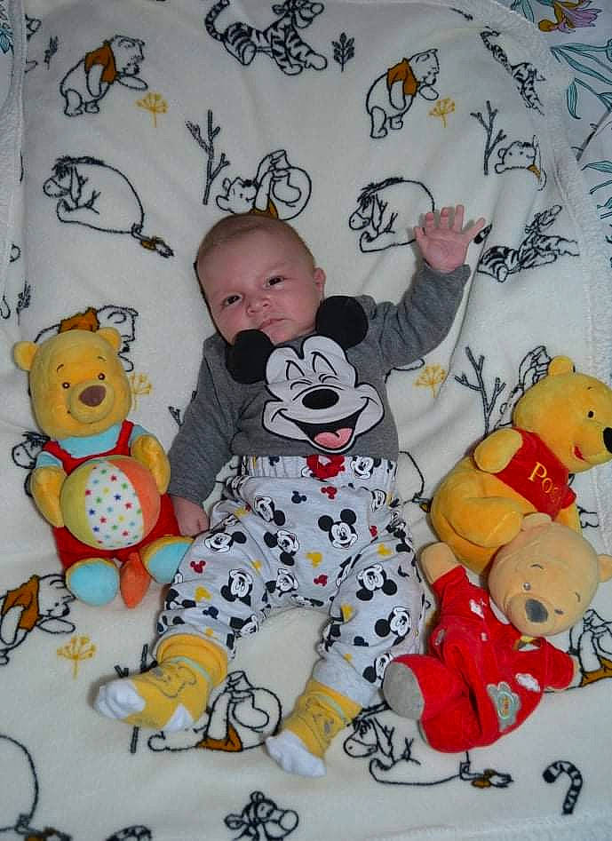 Thiago a rejoint le concours — aidez-le/la à gagner de superbes lots ! art, baby_toddler_clothing, baby_toys, bear, carmine, child, design, event, fictional_character, fun, happy, linens, pattern, person, plush, product, room, stuffed_toy, t_shirt, textile