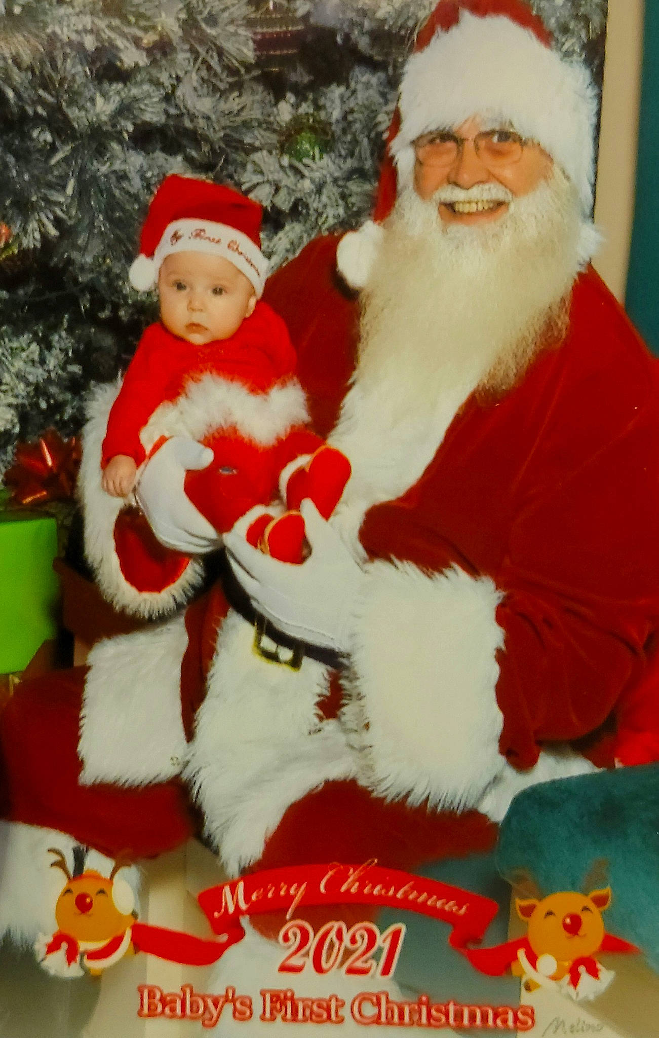 Kilynn joined the competition — help win amazing prizes! beard, carmine, christmas, christmas_eve, conifer, event, facial_hair, fictional_character, fur, fur_clothing, happy, hat, headwear, holiday, human_body, joy, lap, person, pleased, red