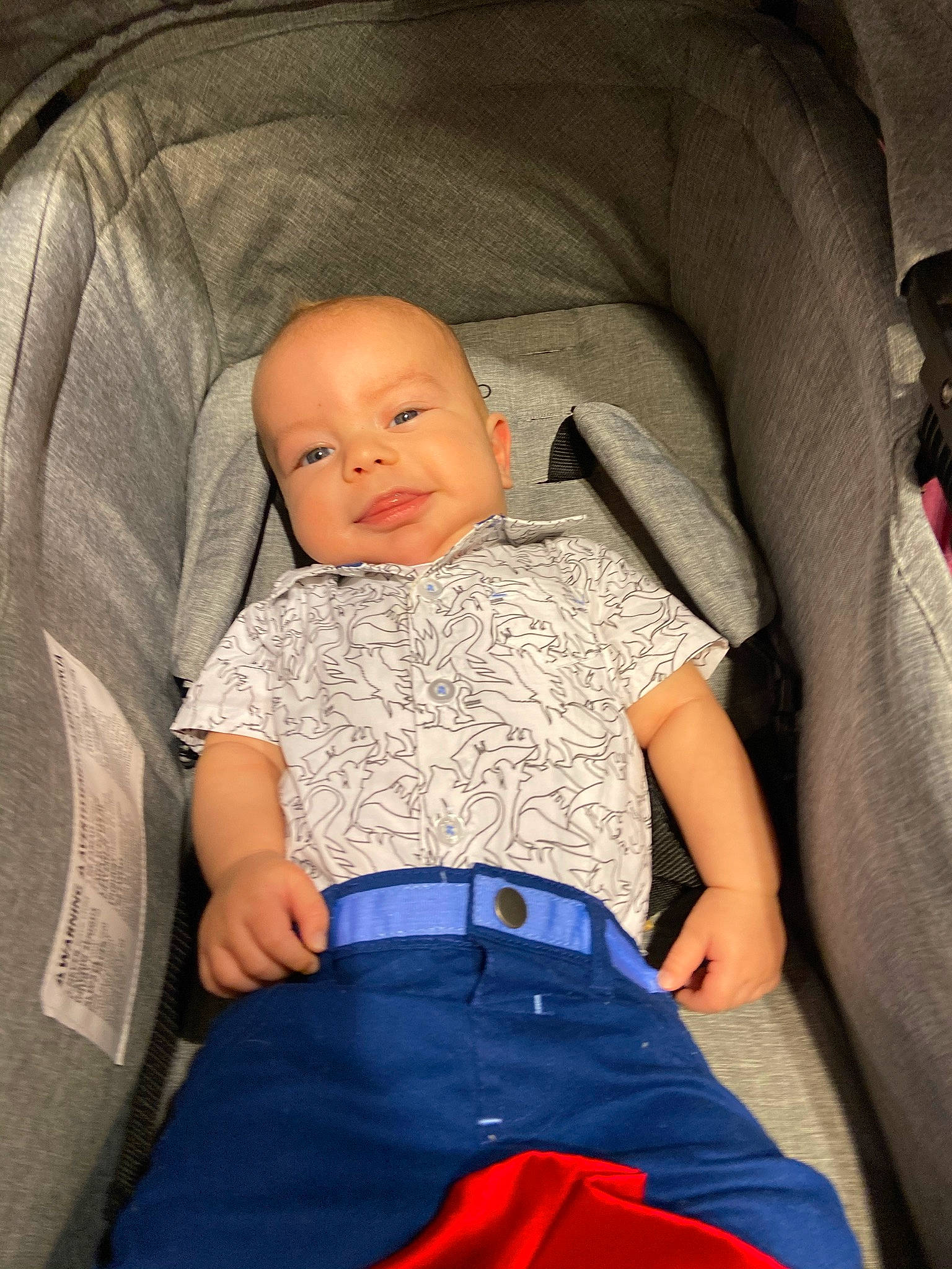 Kallum is registered to the contest to win money with this photo: auto_part, baby, baby_carriage, baby_in_car_seat, baby_products, baby_toddler_clothing, beauty, car_seat, cheek, child, comfort, electric_blue, lap, pattern, person, sitting, skin, sleeve, textile, thigh