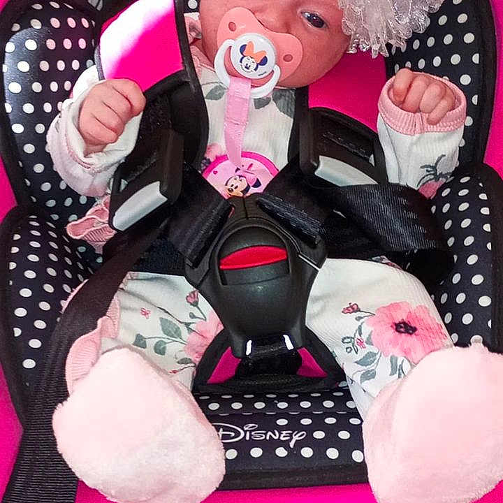 Sayana participe au concours pour gagner de l'argent avec cette photo : baby, cap, car, car_interior, carseat, clothing, costume, cushion, face, glove, hat, head, homedecor, person, photography, portrait, purple, toy, transportation, vehicle