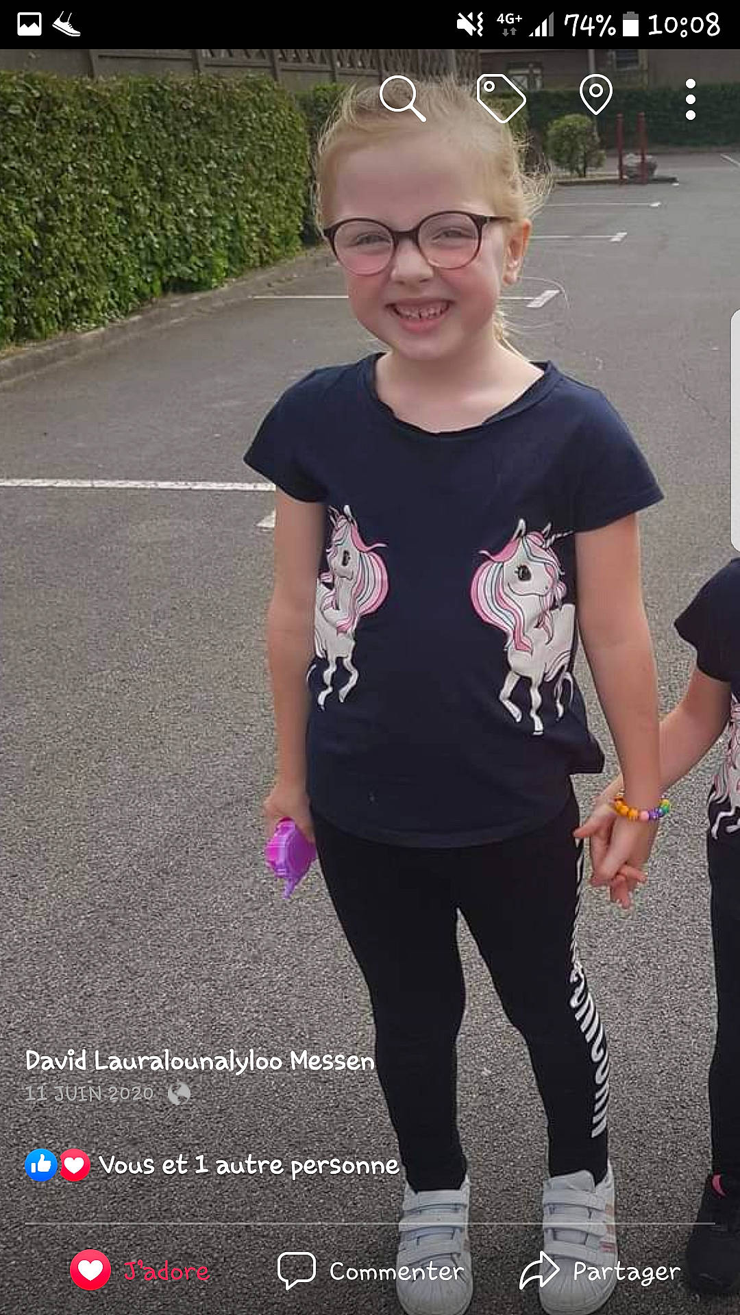 Louna participe au concours pour gagner de l'argent avec cette photo : baby_toddler_clothing, clothing, cool, eyewear, face, glasses, hairstyle, happy, joint, joy, neck, person, photograph, pink, purple, sleeve, smile, standing, street_fashion, t_shirt