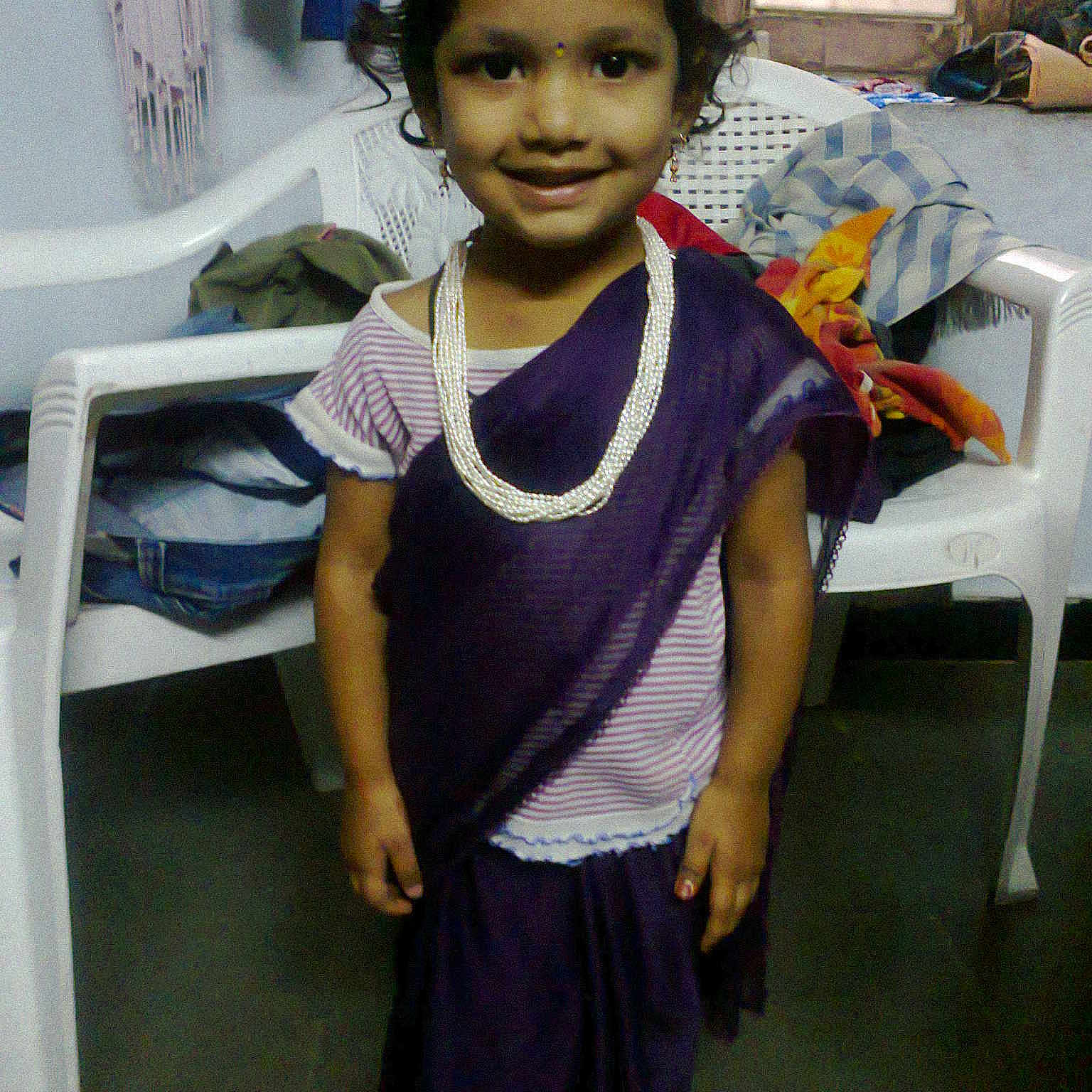 Hasini is registered to the contest to win money with this photo: