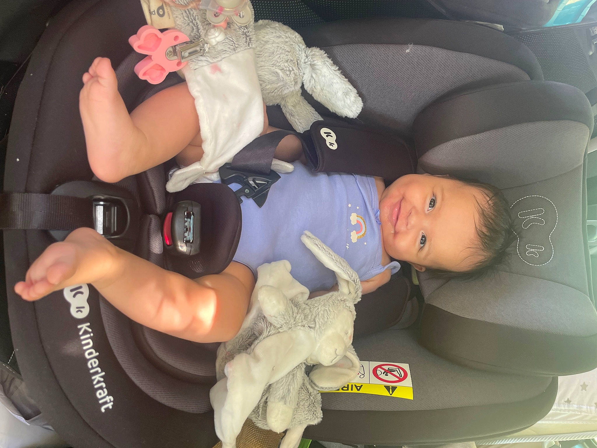 Gioia participe au concours pour gagner de l'argent avec cette photo : arm, auto_part, automotive_design, baby, baby_carriage, baby_products, baby_toddler_clothing, car_seat, child, comfort, fun, hand, human_body, joy, lap, organ, person, snapshot, tire, toddler