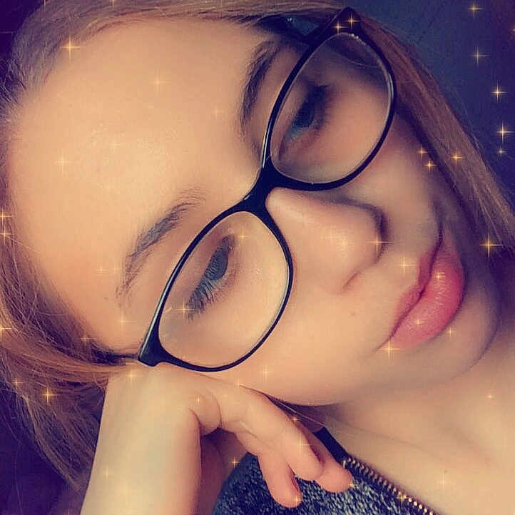 Lou-anne participe au concours pour gagner de l'argent avec cette photo : beauty, cheek, chin, cool, eye, eyebrow, eyewear, face, forehead, glasses, hair, head, lip, mouth, nose, person, photography, selfie, skin, smile