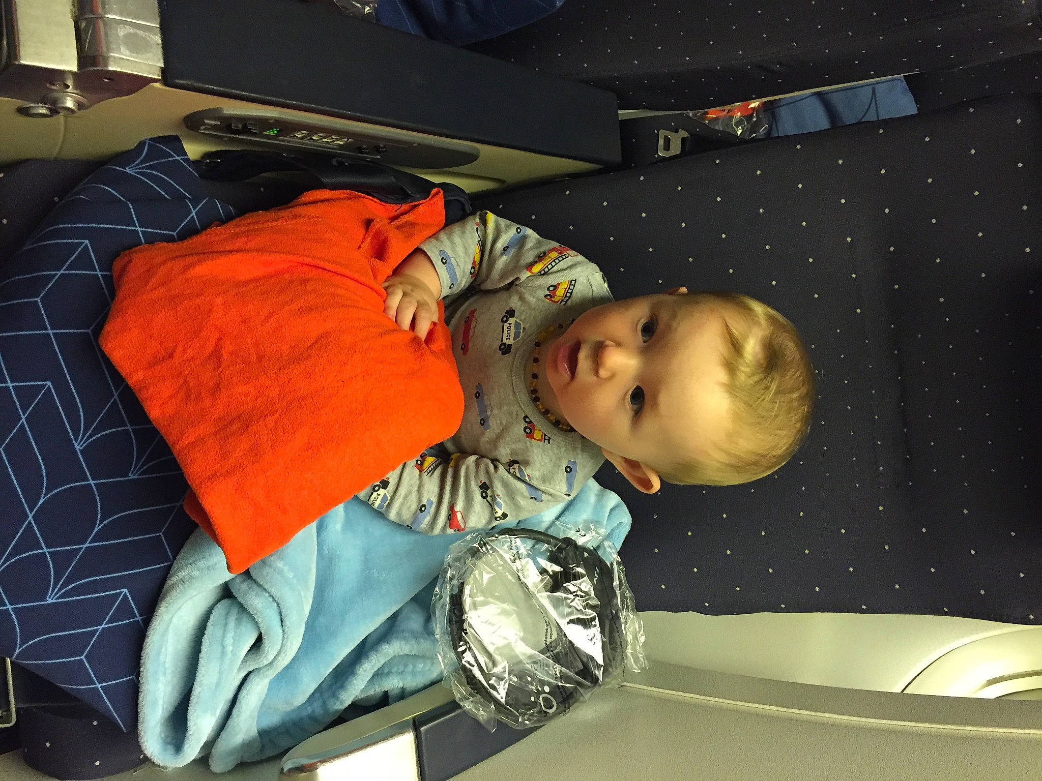 Shaun participe au concours pour gagner de l'argent avec cette photo : child, nap, person, sleep