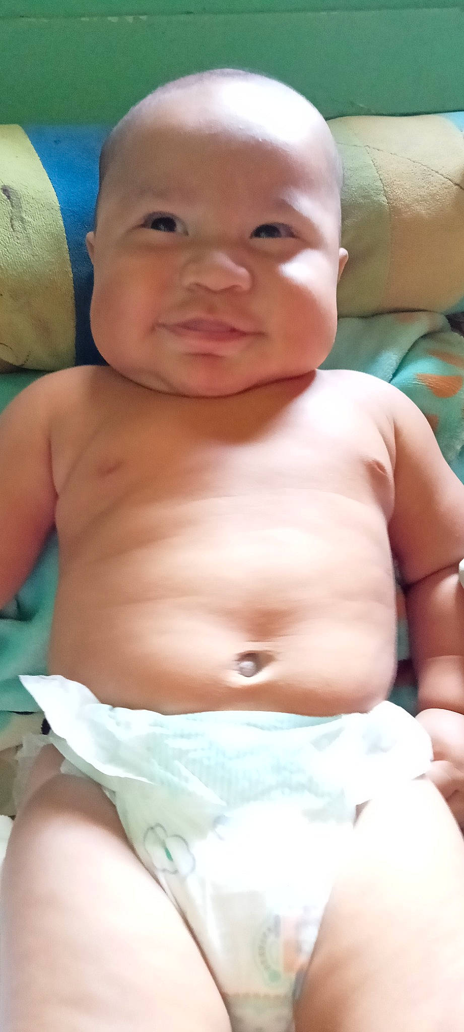 André a rejoint le concours — aidez-le/la à gagner de superbes lots ! baby, blue, cheek, chin, eye, eyebrow, face, forehead, human_body, iris, joint, lip, mouth, muscle, neck, nose, organ, person, skin, stomach