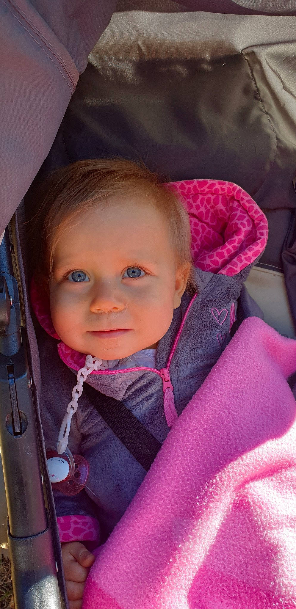 Anna Lesia participe au concours pour gagner de l'argent avec cette photo : baby, baby_carriage, baby_products, car_seat, cheek, child, eye, face, head, lip, magenta, person, pink, product, purple, skin, smile, toddler