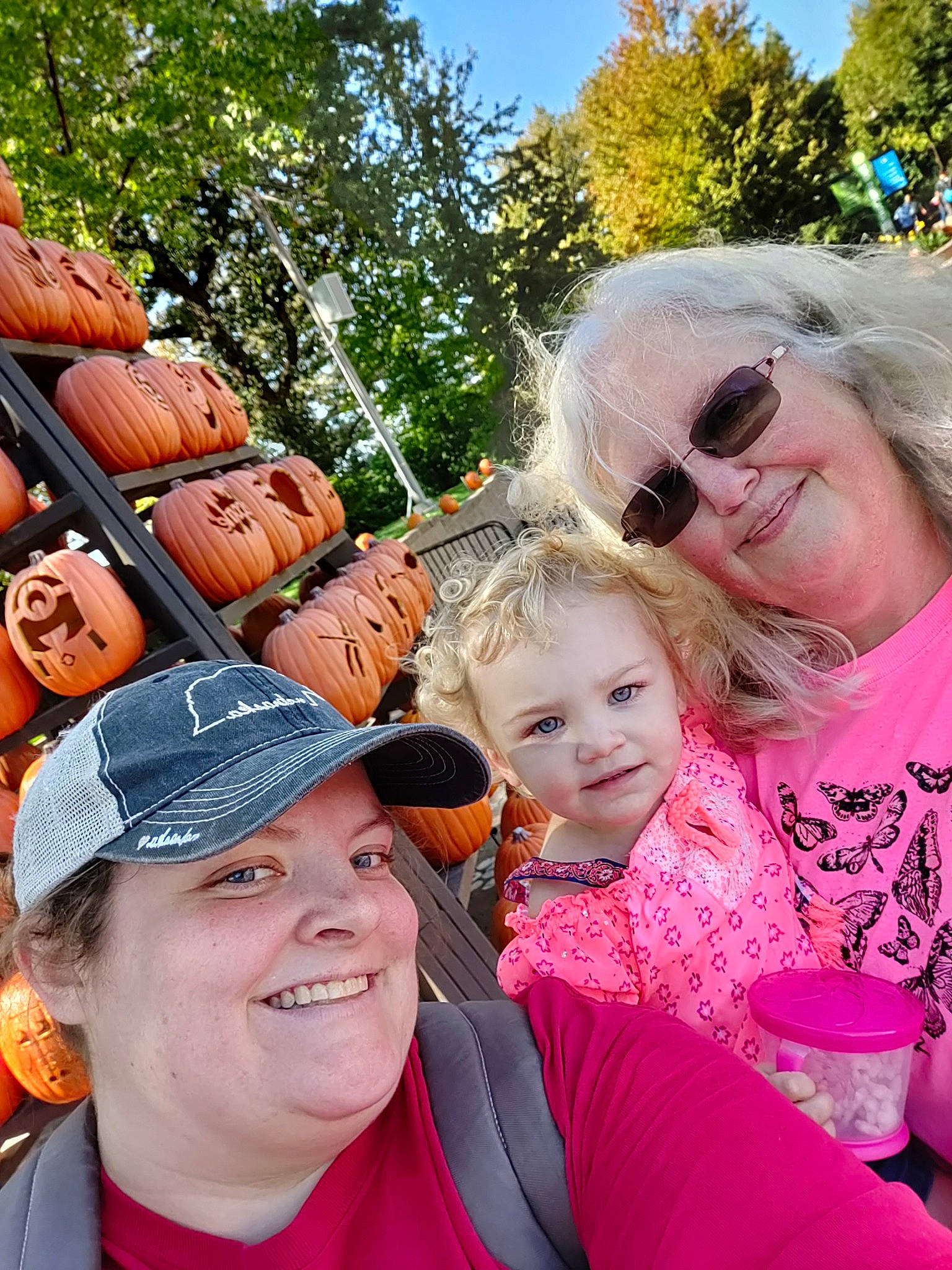 Ayspen is registered to the contest to win money with this photo: calabaza, daytime, drum, facial_expression, fun, goggles, gourd, happy, head, headgear, headwear, human_body, joy, leisure, person, sky, smile, social_group, summer, sunglasses