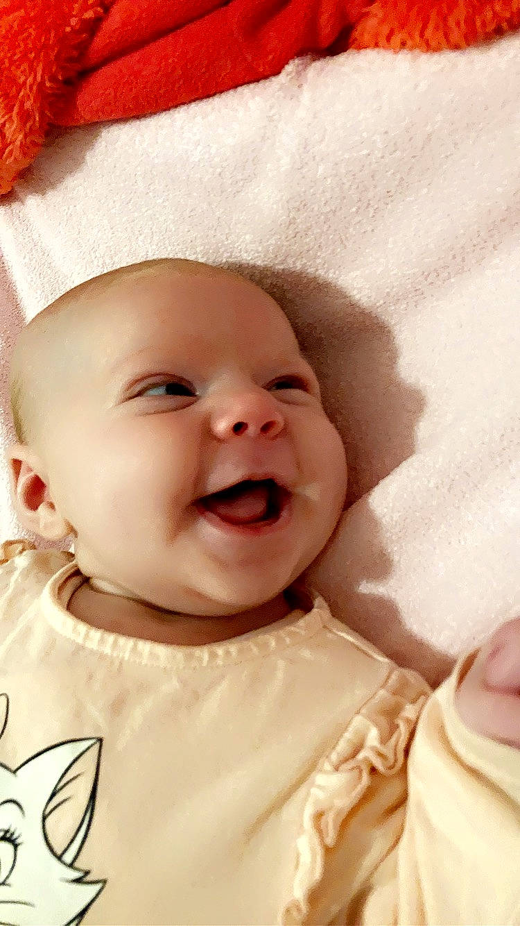 Lyana a rejoint le concours — aidez-le/la à gagner de superbes lots ! blue, cheek, clothing, event, eye, face, finger, fun, green, hairstyle, head, human, human_body, lip, people, person, product, skin, smile, vertebrate