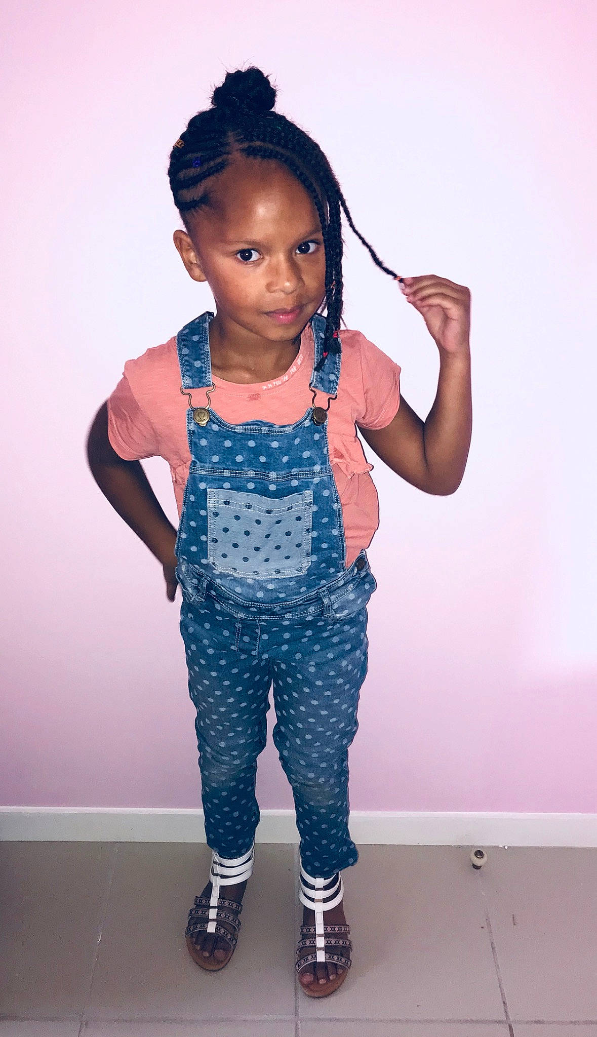 Elaya participe au concours pour gagner de l'argent avec cette photo : afro, black_hair, blue, child, child_model, clothing, cornrows, denim, hair, hairstyle, jeans, overall, person, photo_shoot, sportswear, tights, toddler, trousers