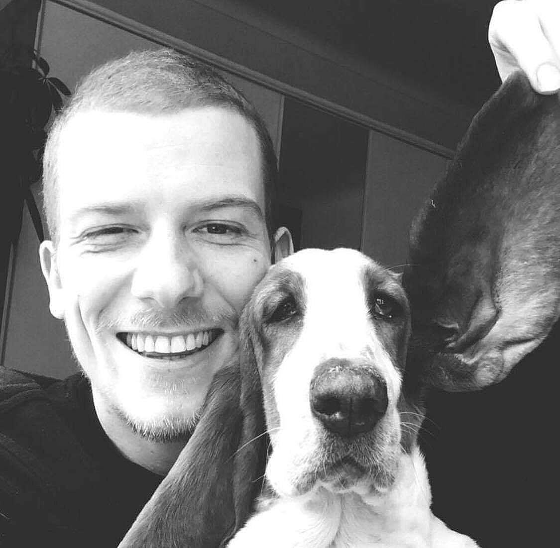 Nelly a rejoint le concours — aidez-le/la à gagner de superbes lots ! black_and_white, carnivore, companion_dog, dog, dog_breed, ear, eye, eyewear, flash_photography, happy, head, jaw, nose, organ, photograph, smile, style, whiskers, white, working_animal