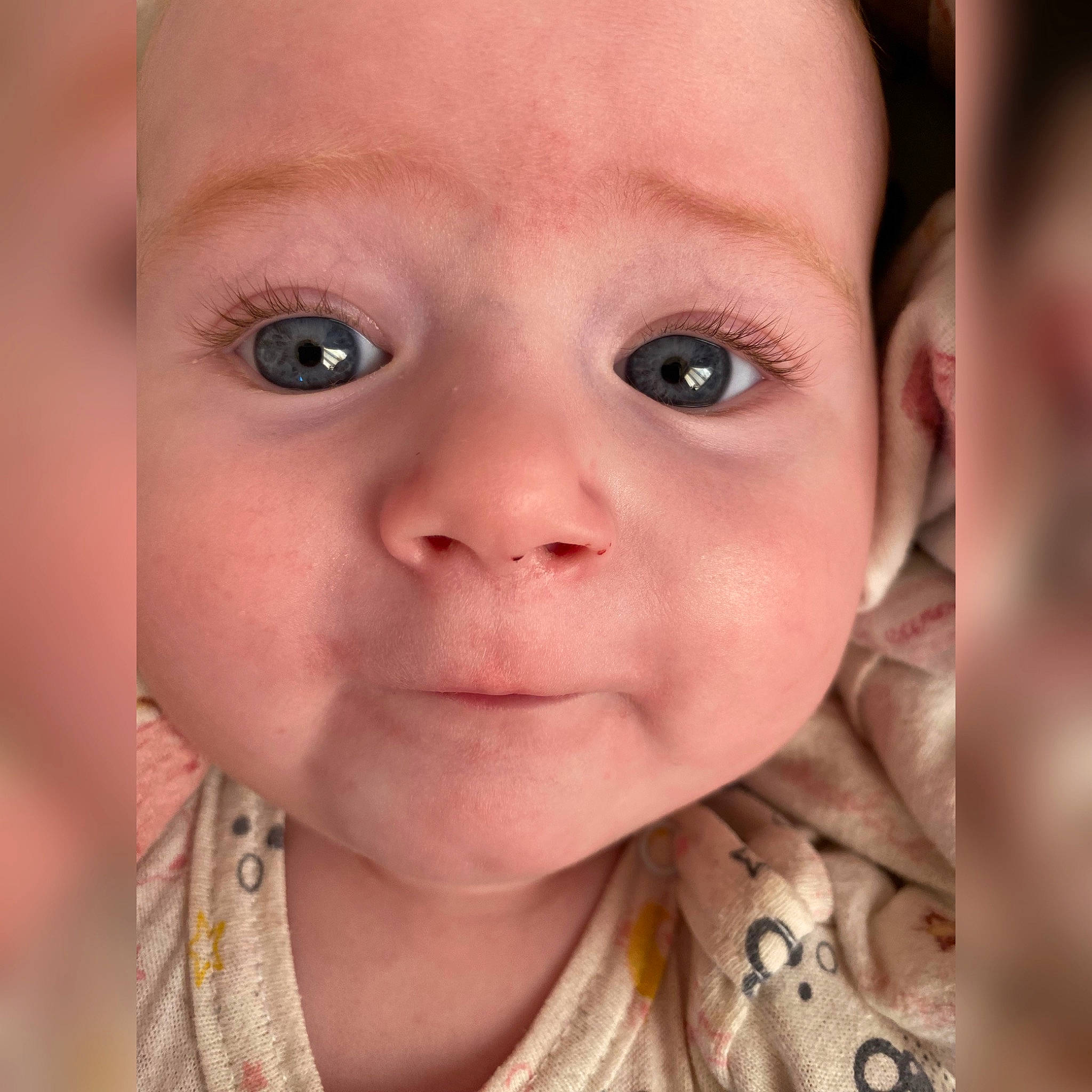 Andreia a rejoint le concours — aidez-le/la à gagner de superbes lots ! baby, cheek, chin, ear, eye, eyebrow, eyelash, face, facial_expression, forehead, gesture, happy, human, iris, lip, mouth, nose, organ, person, skin