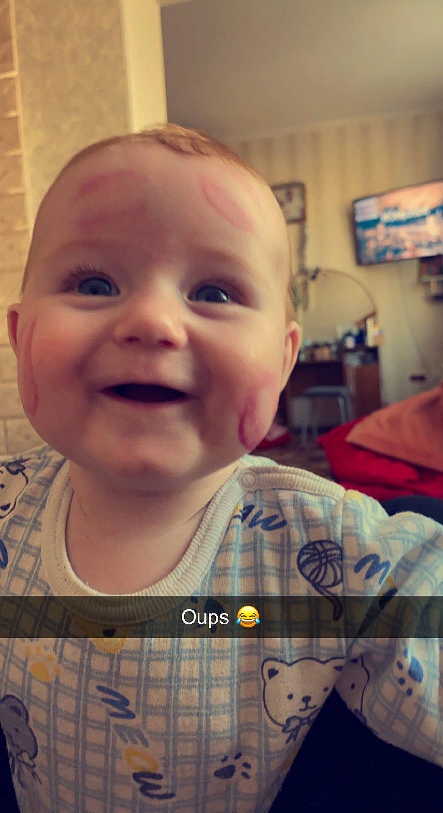 Andreia a rejoint le concours — aidez-le/la à gagner de superbes lots ! cheek, chin, ear, eye, eyebrow, facial_expression, forehead, hair, hairstyle, happy, human, iris, jaw, joy, lip, mouth, nose, person, skin, sleeve