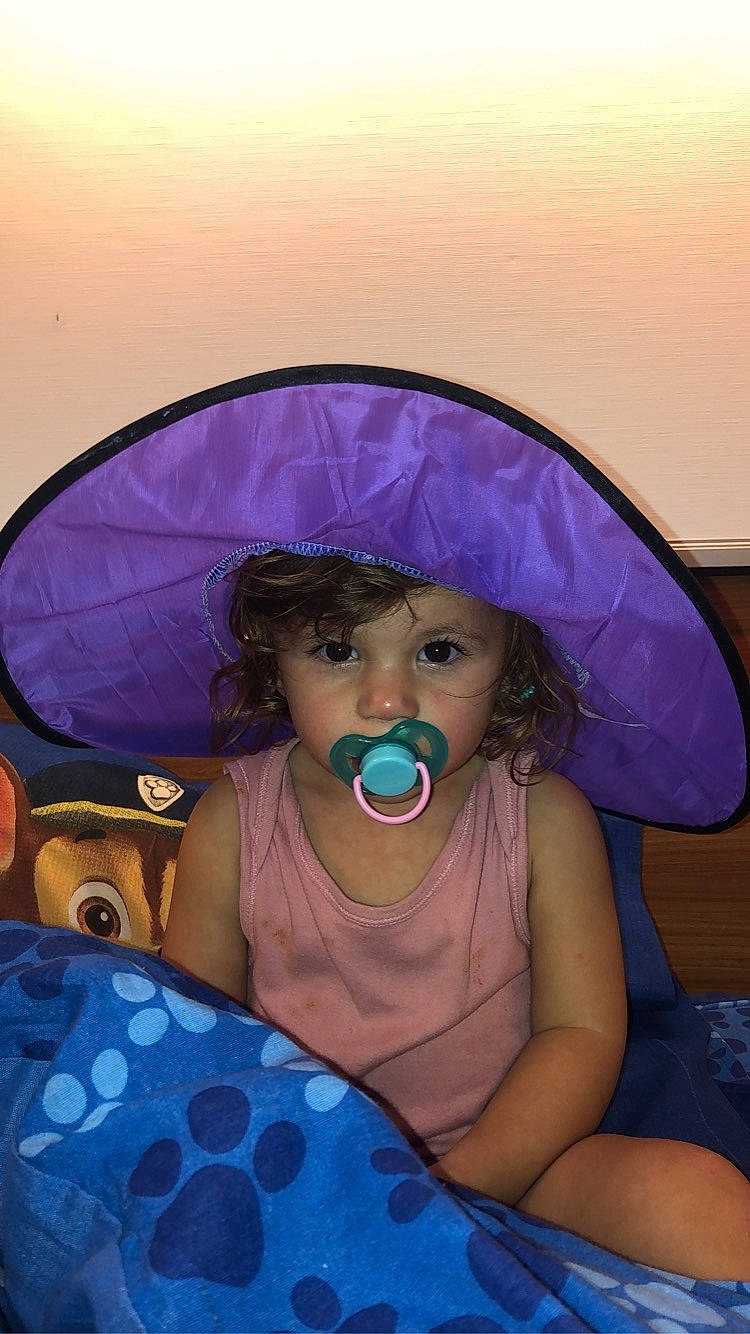 Bresil participe au concours pour gagner de l'argent avec cette photo : baby, baby_toddler_clothing, blue, child, comfort, costume_hat, facial_expression, fun, hairstyle, happy, hat, head, headwear, iris, magenta, mouth, person, pink, purple, sun_hat