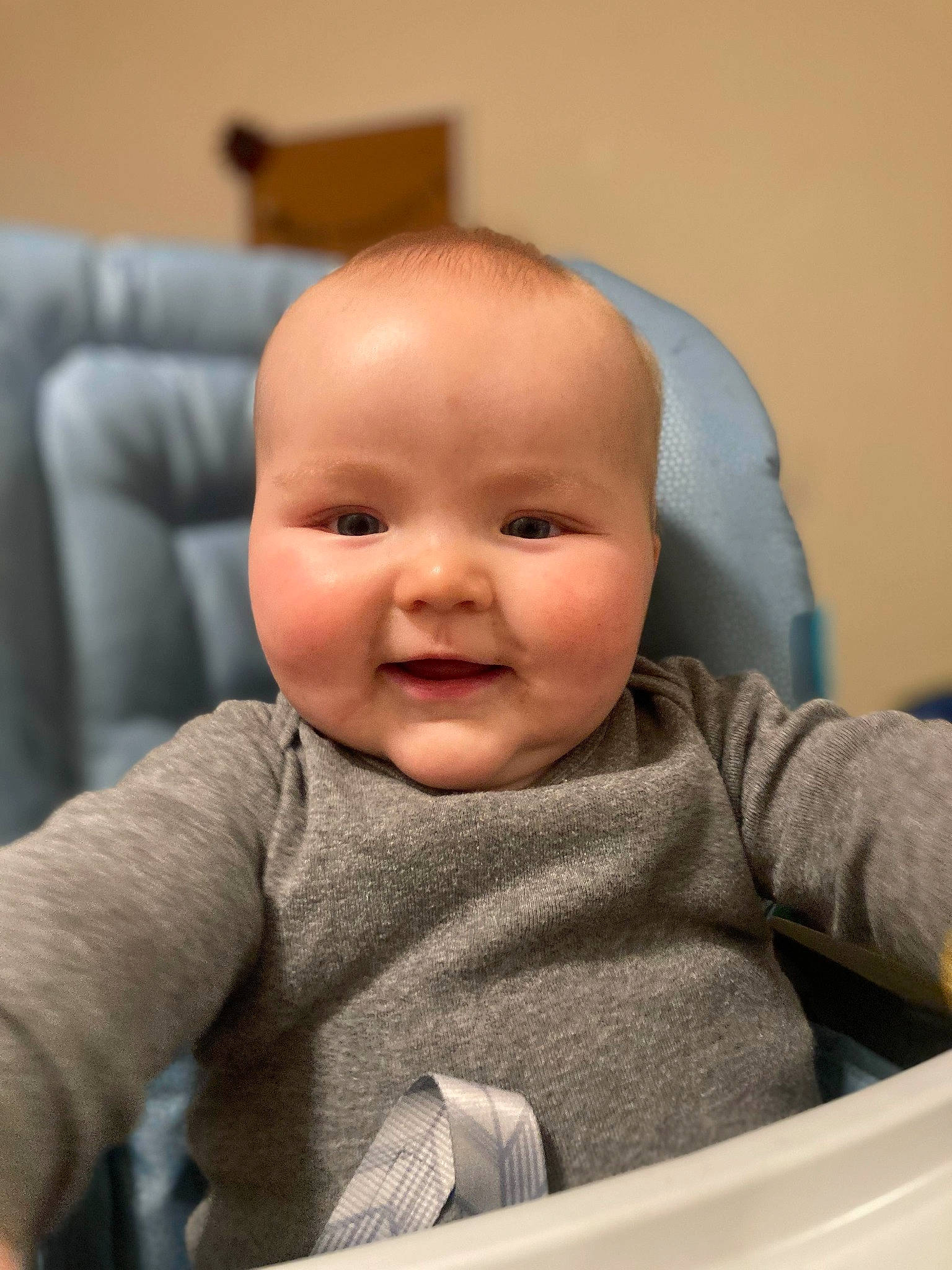 Oliver is registered to the contest to win money with this photo: baby, baby_laughing, baby_products, baby_toddler_clothing, cheek, child, comfort, finger, fun, happy, iris, joy, laugh, mouth, nose, person, sitting, skin, sleeve, smile