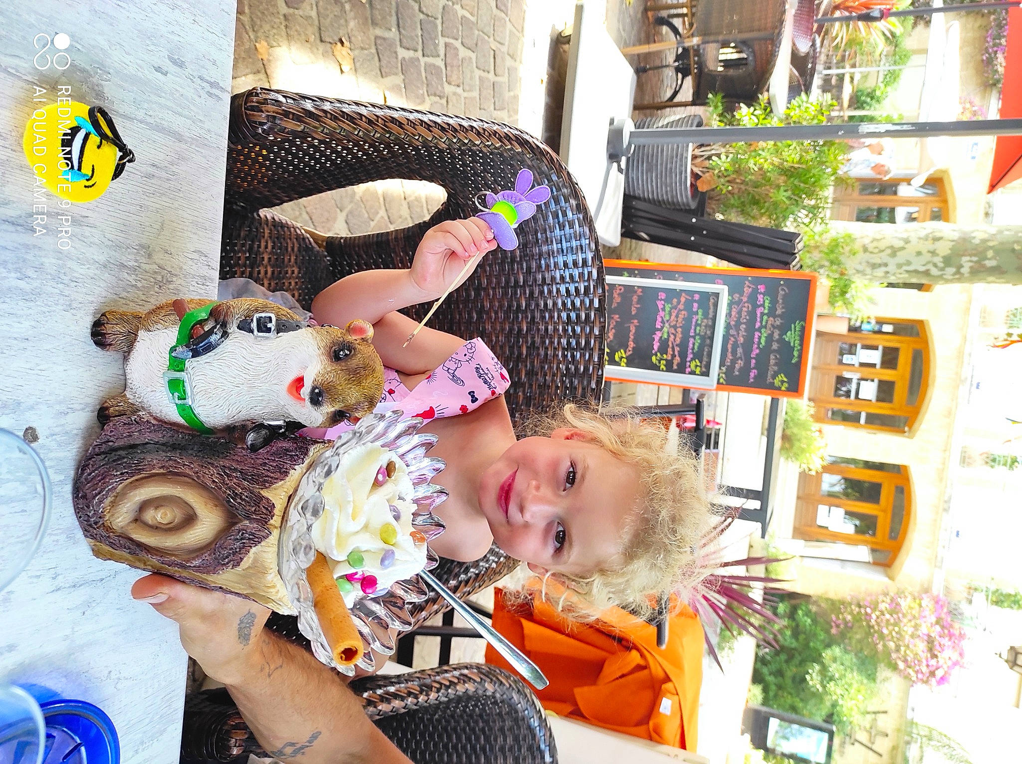 Lanaë a rejoint le concours — aidez-le/la à gagner de superbes lots ! art, baby, child, event, fashion_accessory, fun, fur, joy, leisure, pattern, person, plant, smile, textile, toddler, toy, tree, vacation, visual_arts