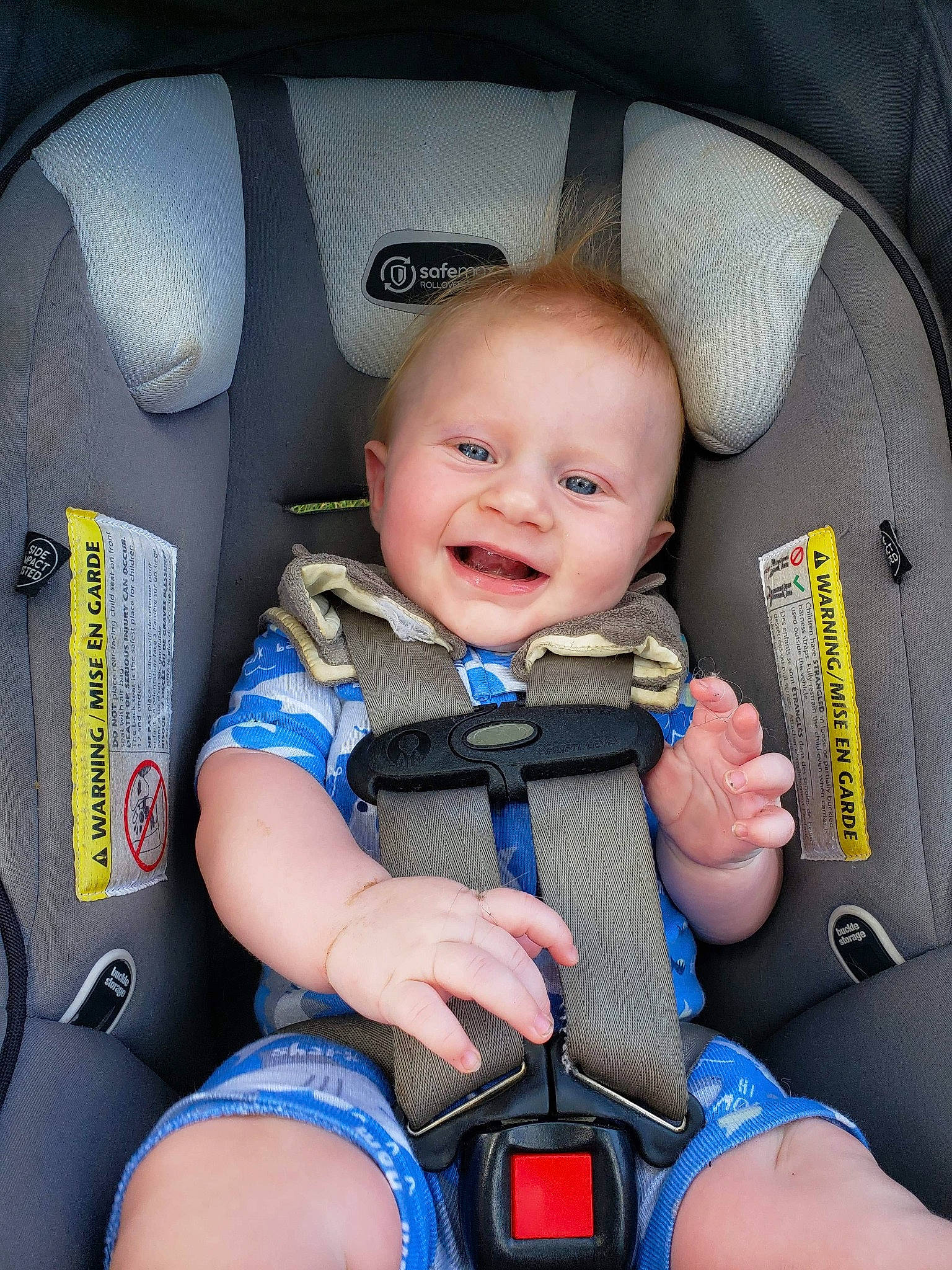 Vincent is registered to the contest to win money with this photo: auto_part, baby, baby_carriage, baby_in_car_seat, baby_products, car_seat, car_seat_cover, child, person, product, seat_belt, toddler