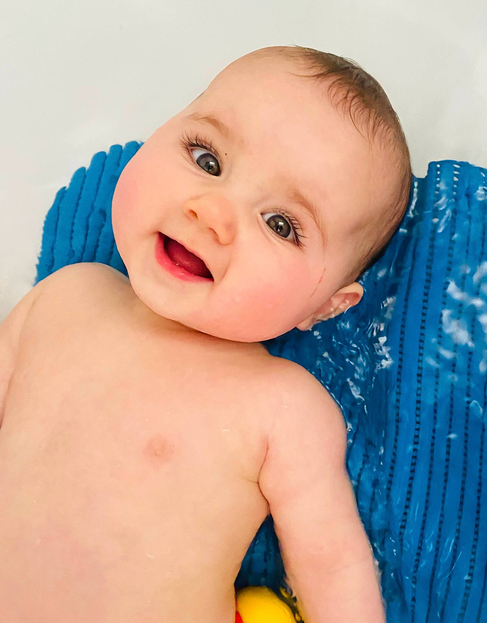 Oxanna participe au concours pour gagner de l'argent avec cette photo : azure, baby, baby_playing_with_toys, blue, cheek, chest, eyelash, facial_expression, finger, flash_photography, happy, human_body, mouth, muscle, nose, organ, person, skin, smile, stomach