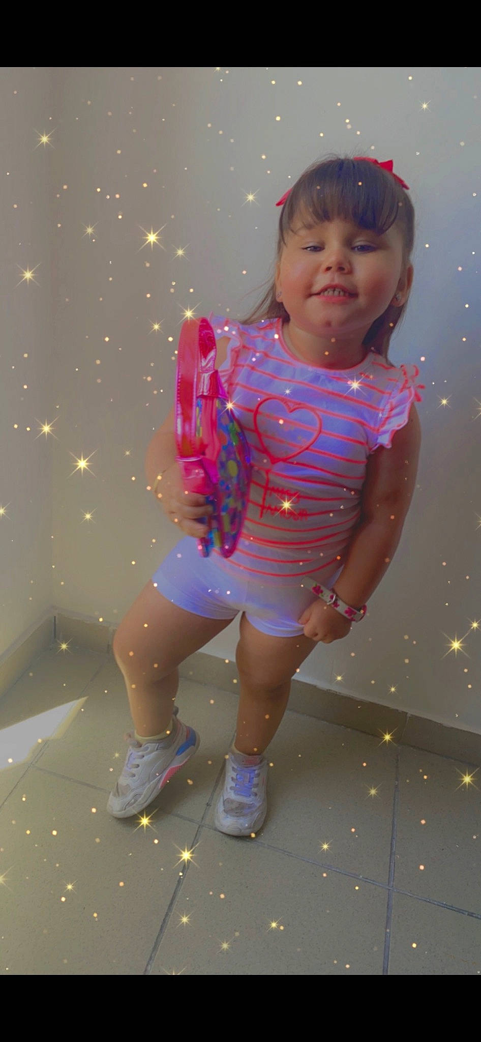 Ayla a rejoint le concours — aidez-le/la à gagner de superbes lots ! baby_toddler_clothing, beauty, cool, dress, fashion_design, footwear, fun, hair, happy, human, joint, leg, magenta, pattern, people_in_nature, person, pink, purple, standing, thigh