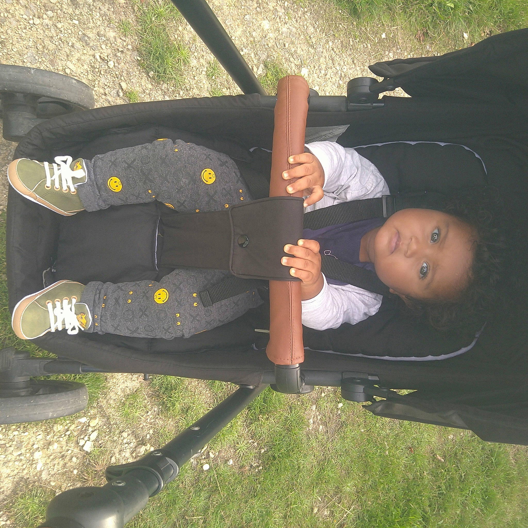 Eliam participe au concours pour gagner de l'argent avec cette photo : person, plant, tree