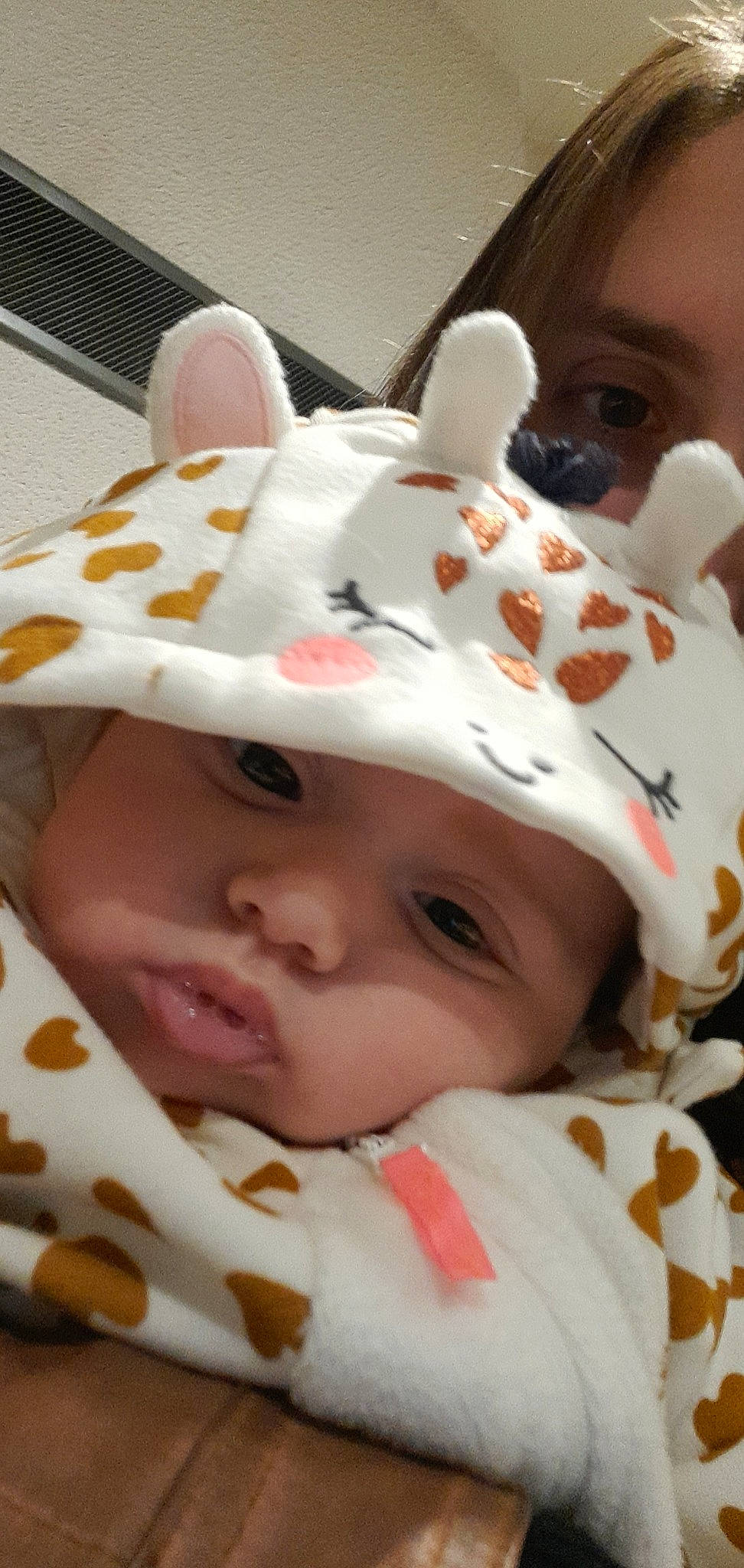 Constance a rejoint le concours — aidez-le/la à gagner de superbes lots ! baby, baby_products, baby_toddler_clothing, baseball_cap, cap, cheek, child, costume_hat, event, eyelash, face, fashion_accessory, fun, happy, hat, headwear, person, pink, skin, textile