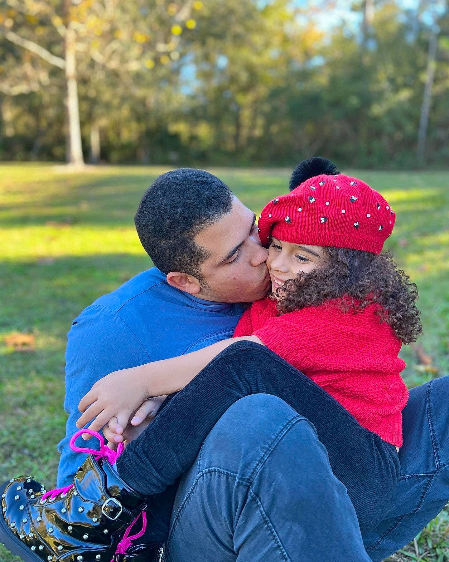 Melissa joined the competition — help win amazing prizes! baseball_cap, cap, electric_blue, event, eyewear, fun, grass, grassland, happy, headwear, kiss, leaf, leisure, people, people_in_nature, person, plant, recreation, romance, summer