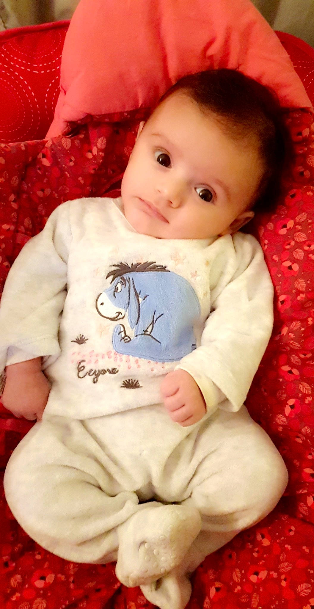 Léana participe au concours pour gagner de l'argent avec cette photo : cheek, child, girl, happiness, infant, iris, person, pink, product, red, skin, smile, toddler