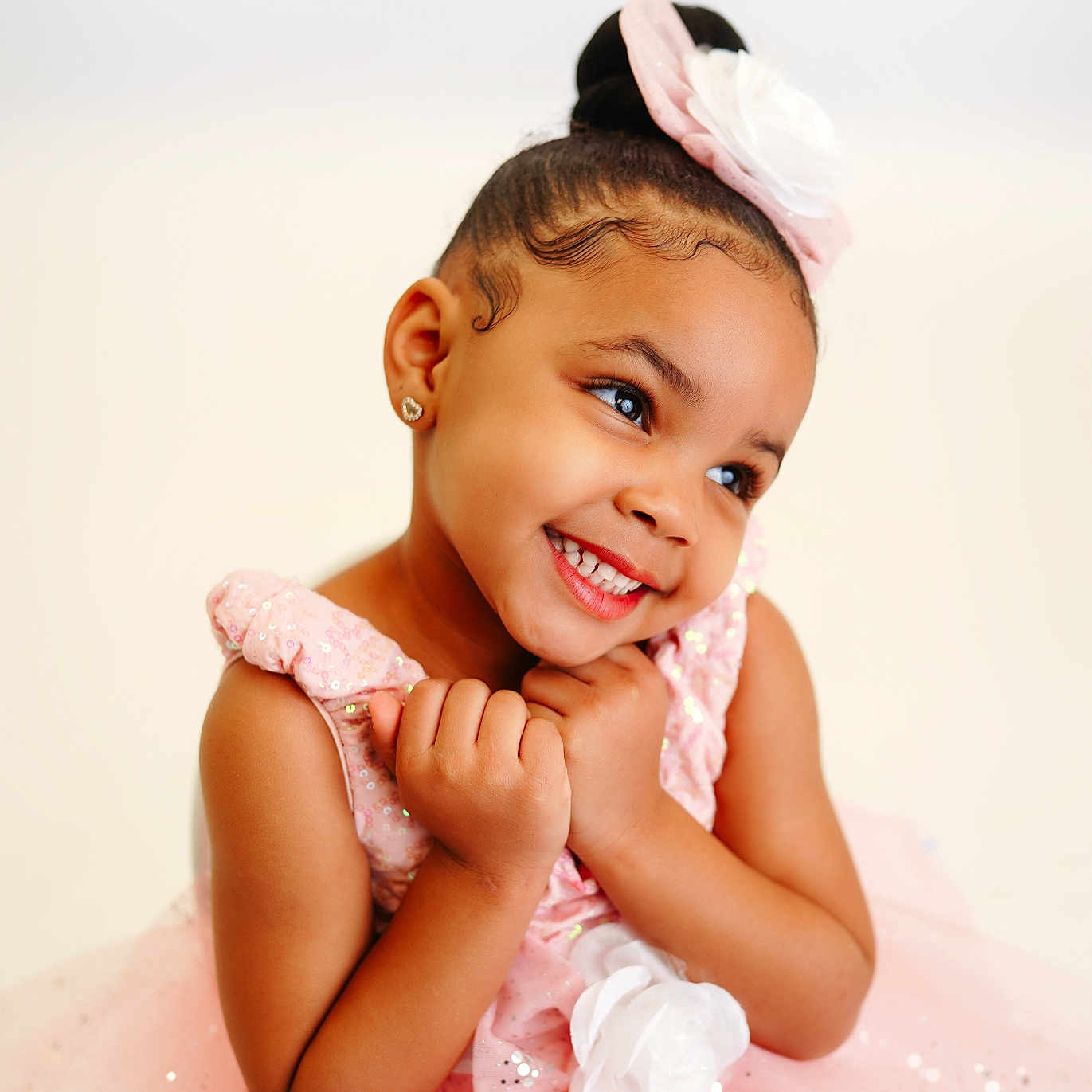 Koi-Meche is registered to the contest to win money with this photo: accessories, baby, bodypart, clothing, diaper, dress, eveningdress, face, fashion, finger, formalwear, gown, hand, happy, head, mouth, person, photography, portrait, smile