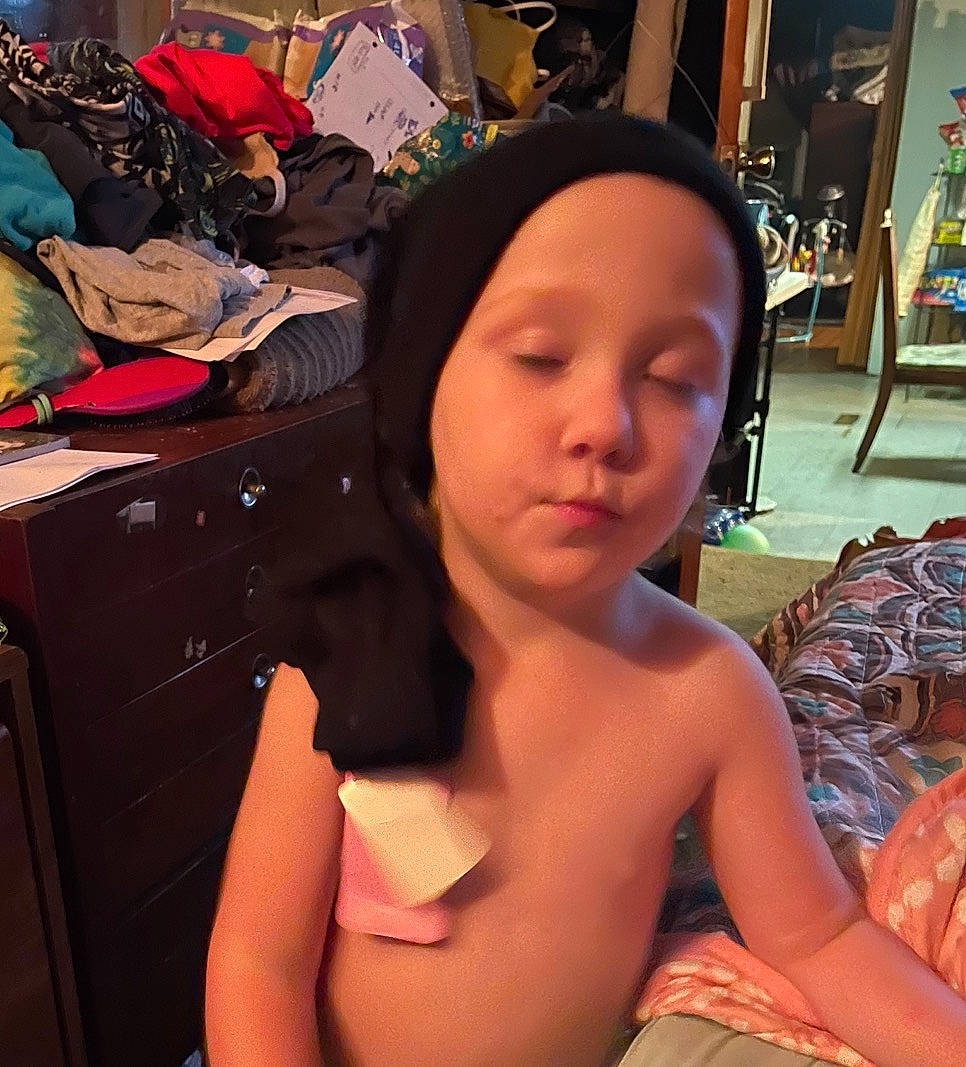 Alaya joined the competition — help win amazing prizes! abdomen, blond, chair, chest, child, cool, eye, eyewear, fashion_accessory, finger, fun, happy, headwear, human_leg, long_hair, mouth, person, selfie, sitting, thigh