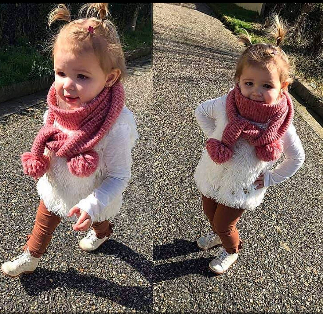 Chelsie participe au concours pour gagner de l'argent avec cette photo : baby, child, dress, face, footwear, grass, happy, head, nose, outerwear, people, person, plant, play, product, shoe, sibling, smile, spring, summer