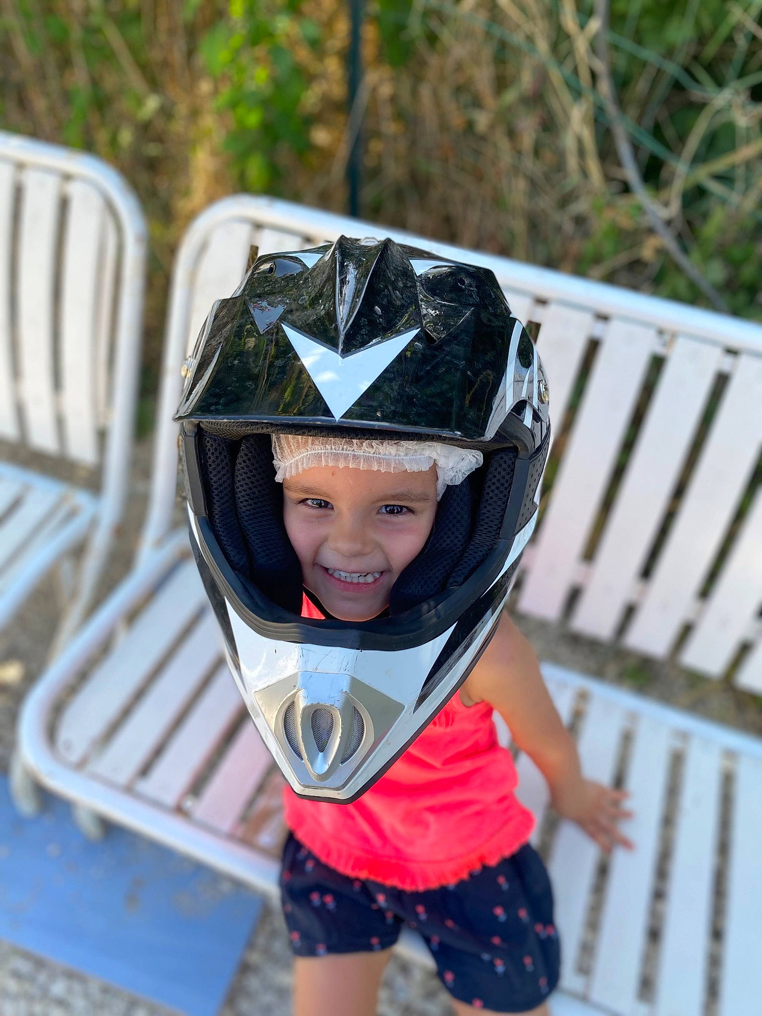 Eléonore participe au concours pour gagner de l'argent avec cette photo : bicycle_clothing, bicycle_helmet, bicycles_equipment_and_supplies, cycling, electric_blue, endurance_sports, eyewear, fun, happy, headwear, helmet, joy, leisure, person, personal_protective_equipment, recreation, shorts, sleeve, sports, sports_equipment