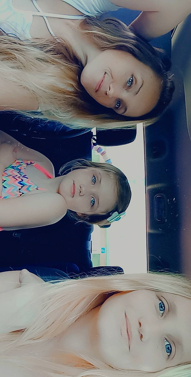 Elizabeth Jo joined the competition — help win amazing prizes! azure, blue, cheek, chin, eye, eyebrow, eyelash, facial_expression, flash_photography, hairstyle, head, human, jaw, joy, lip, mouth, nose, organ, person, photograph