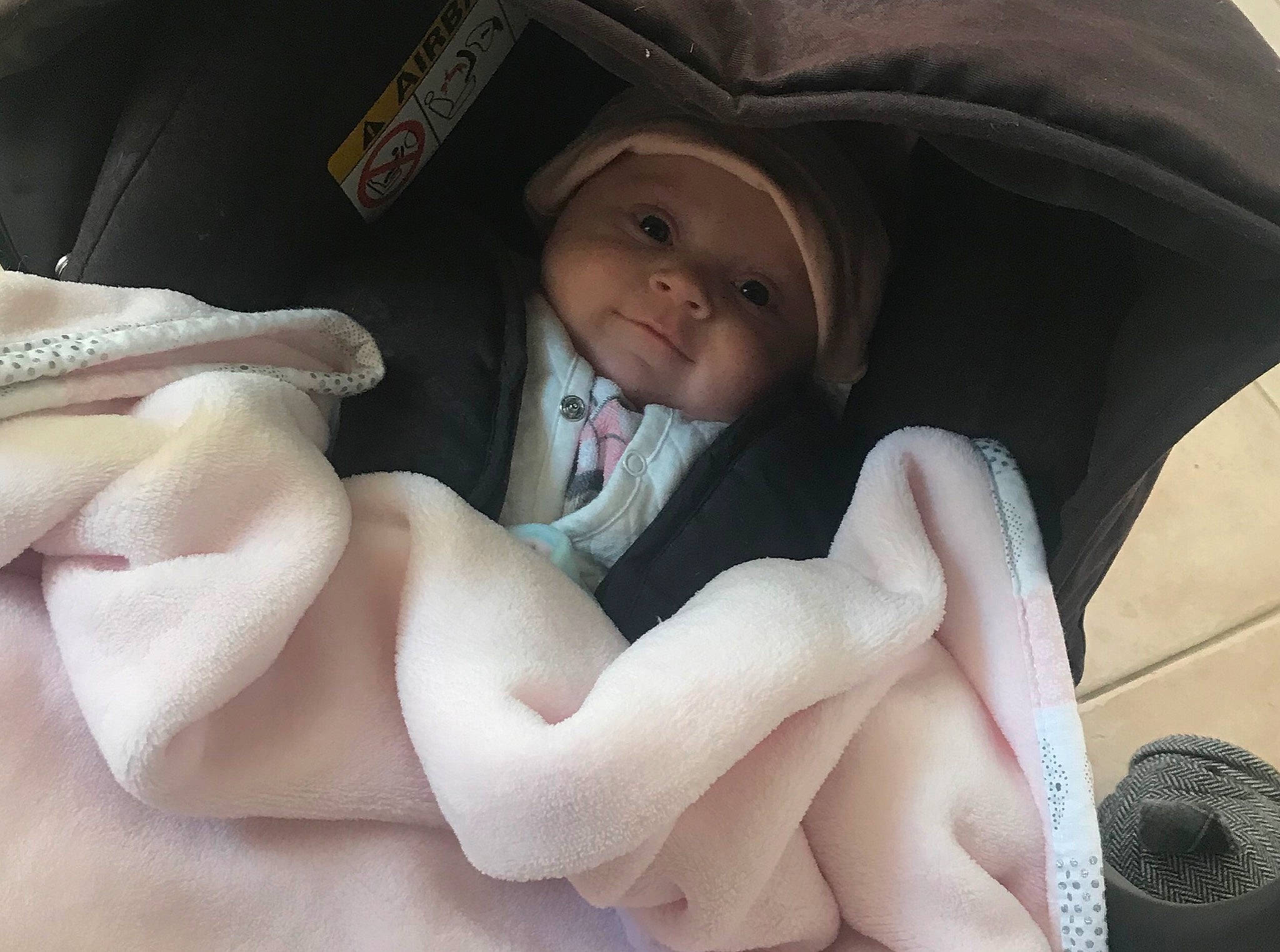 Anaya a rejoint le concours — aidez-le/la à gagner de superbes lots ! child, finger, girl, hand, infant, joint, leg, mouth, nose, person, skin