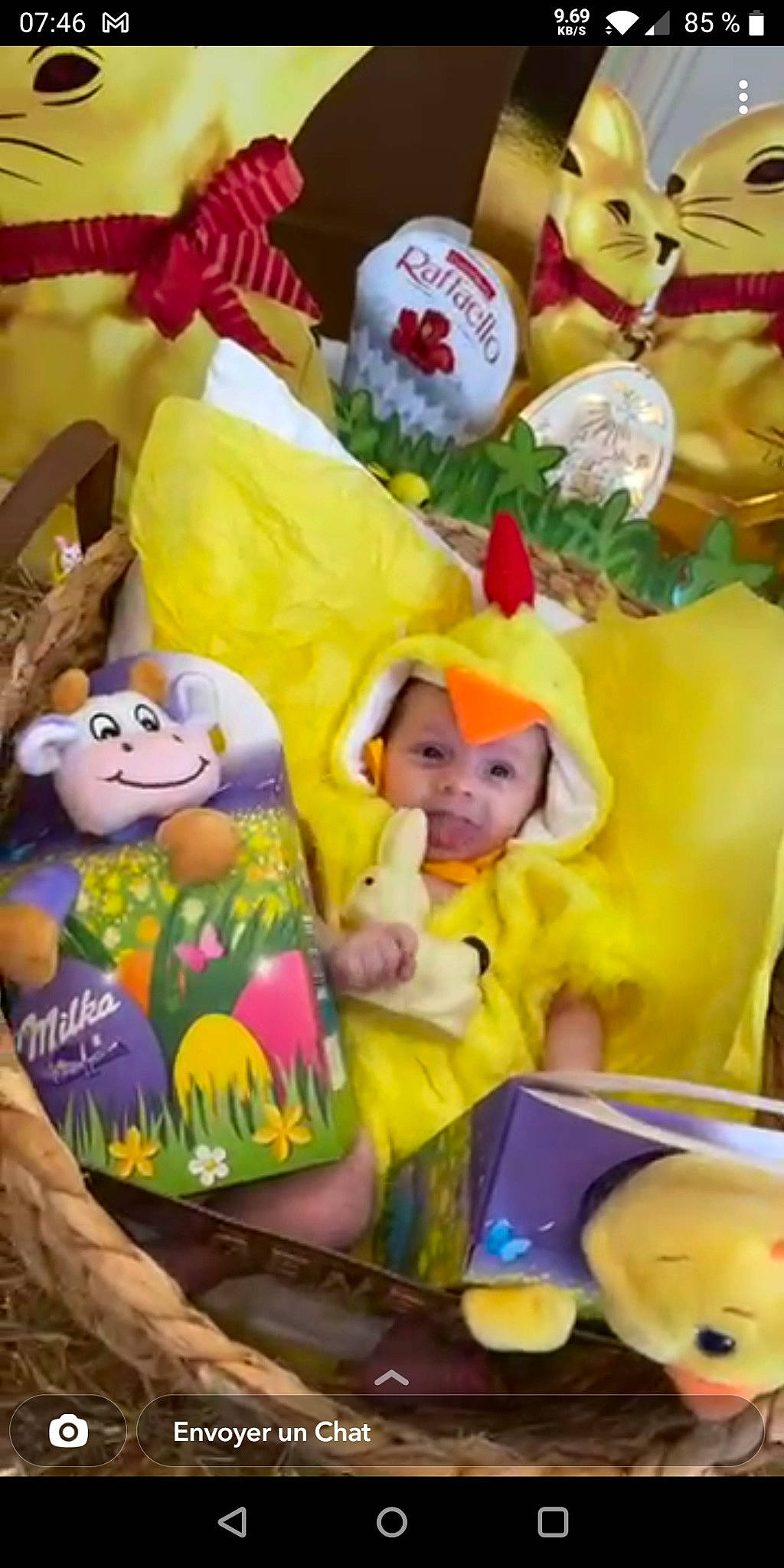 Genessy participe au concours pour gagner de l'argent avec cette photo : art, baby, child, event, fun, happy, headwear, holiday, leisure, mammal, person, plant, plush, recreation, room, stuffed_toy, t_shirt, toddler, toy, vertebrate