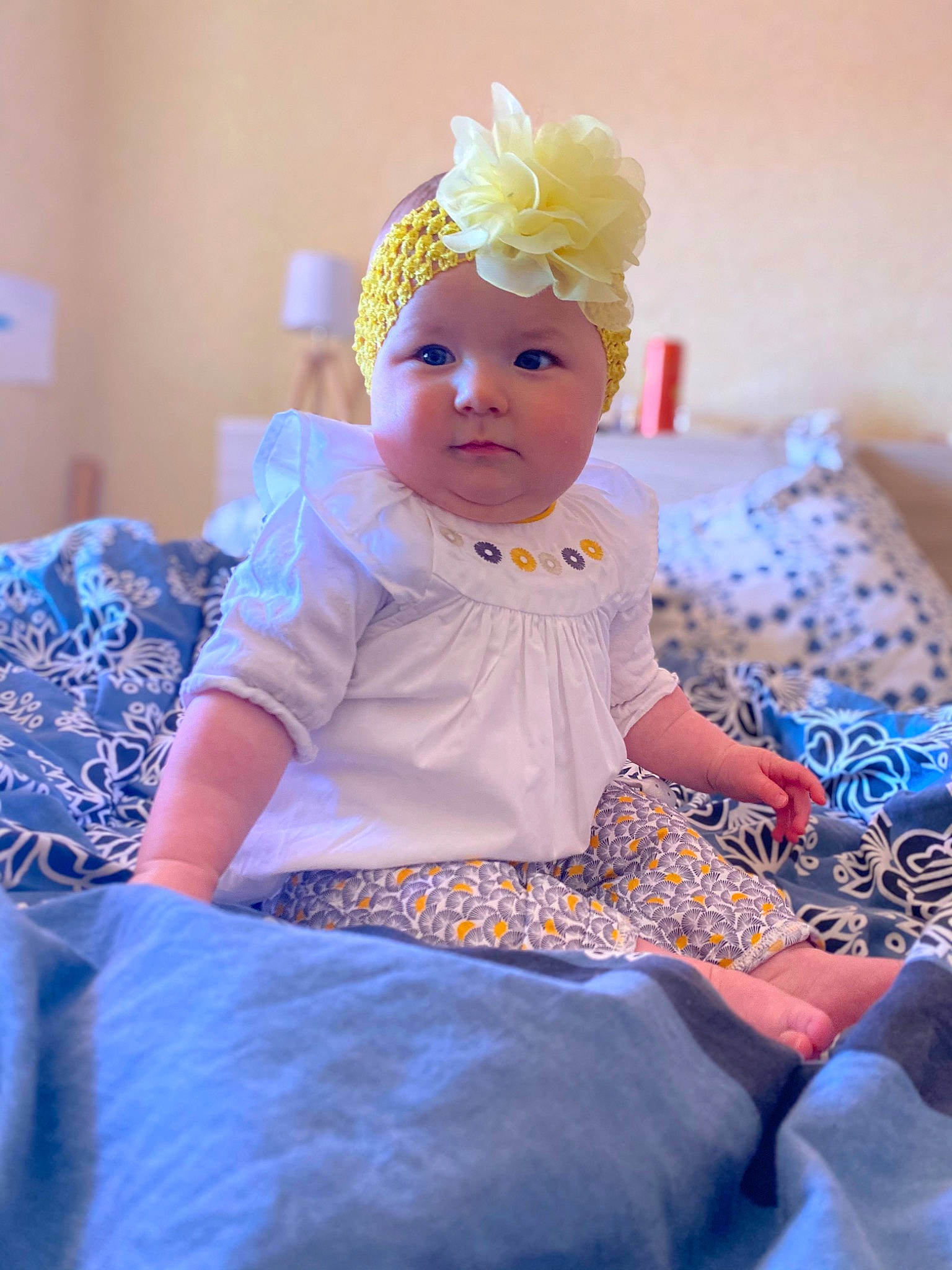 Roxane participe au concours pour gagner de l'argent avec cette photo : baby, baby_toddler_clothing, costume_hat, dress, electric_blue, event, eye, face, happy, hat, headband, headgear, headpiece, headwear, human_body, person, pink, purple, smile, textile