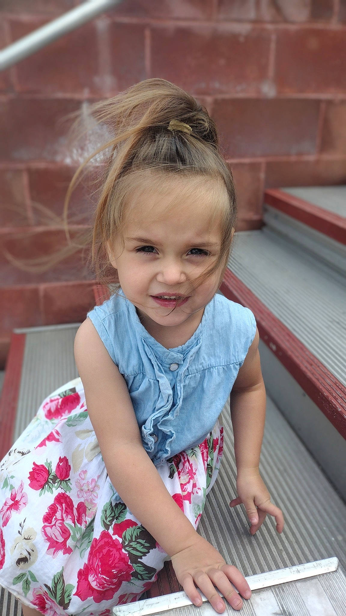 Isabell is registered to the contest to win money with this photo: baby_toddler_clothing, blond, cheek, child, chin, dress, face, facial_expression, fun, hair, hairstyle, happy, iris, joy, leisure, organ, person, pink, skin, sleeve