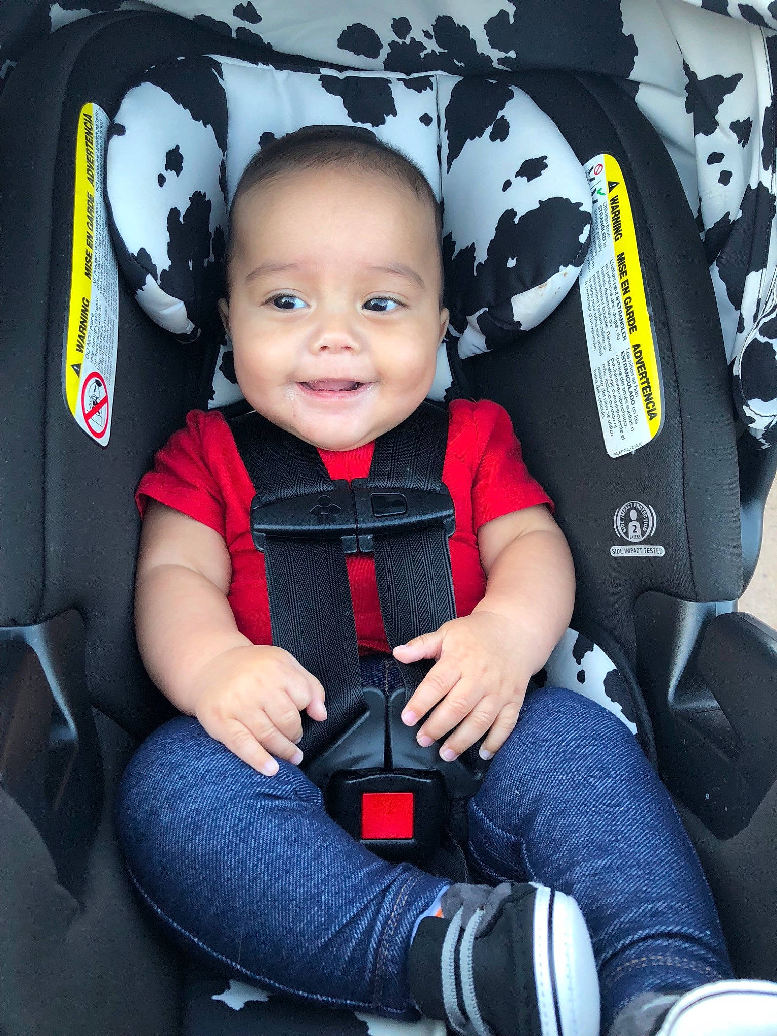 Kota is registered to the contest to win money with this photo: auto_part, automotive_design, baby_carriage, baby_products, car, car_seat, car_seat_cover, child, joy, motor_vehicle, person, personal_protective_equipment, product, seat_belt, toddler, vehicle
