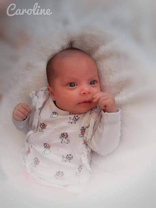 Caroline a rejoint le concours — aidez-le/la à gagner de superbes lots ! baby, cheek, child, eye, face, head, iris, lip, nose, person, photograph, photography, portrait_photography, product, skin, smile, toddler, white