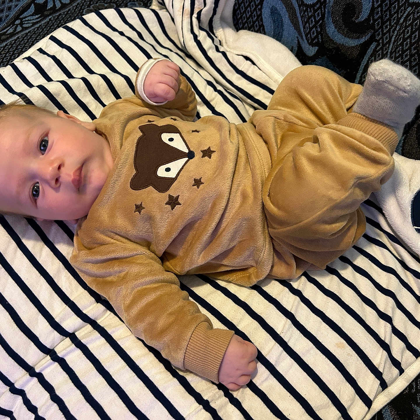 Isaac participe au concours pour gagner de l'argent avec cette photo : baby, bed, blanket, bodypart, clothing, couch, crib, cushion, face, finger, furniture, hand, head, homedecor, hosiery, infantbed, person, photography, portrait, sock